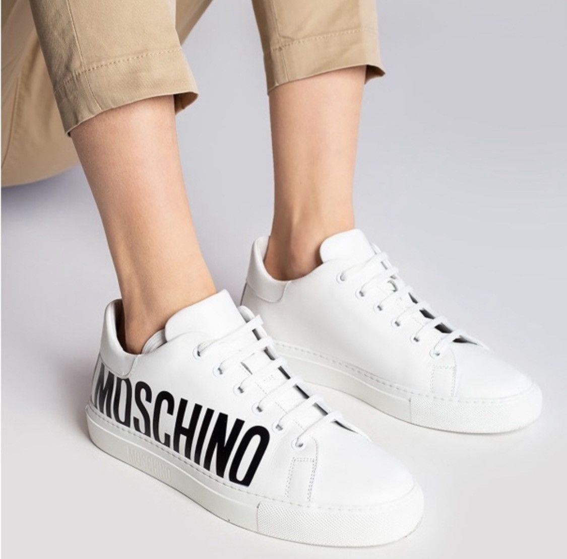 Moschino Moschino Low-Top Logo Sneakers large contrast logo printed Size US 8 / IT 38 - 1 Thumbnail