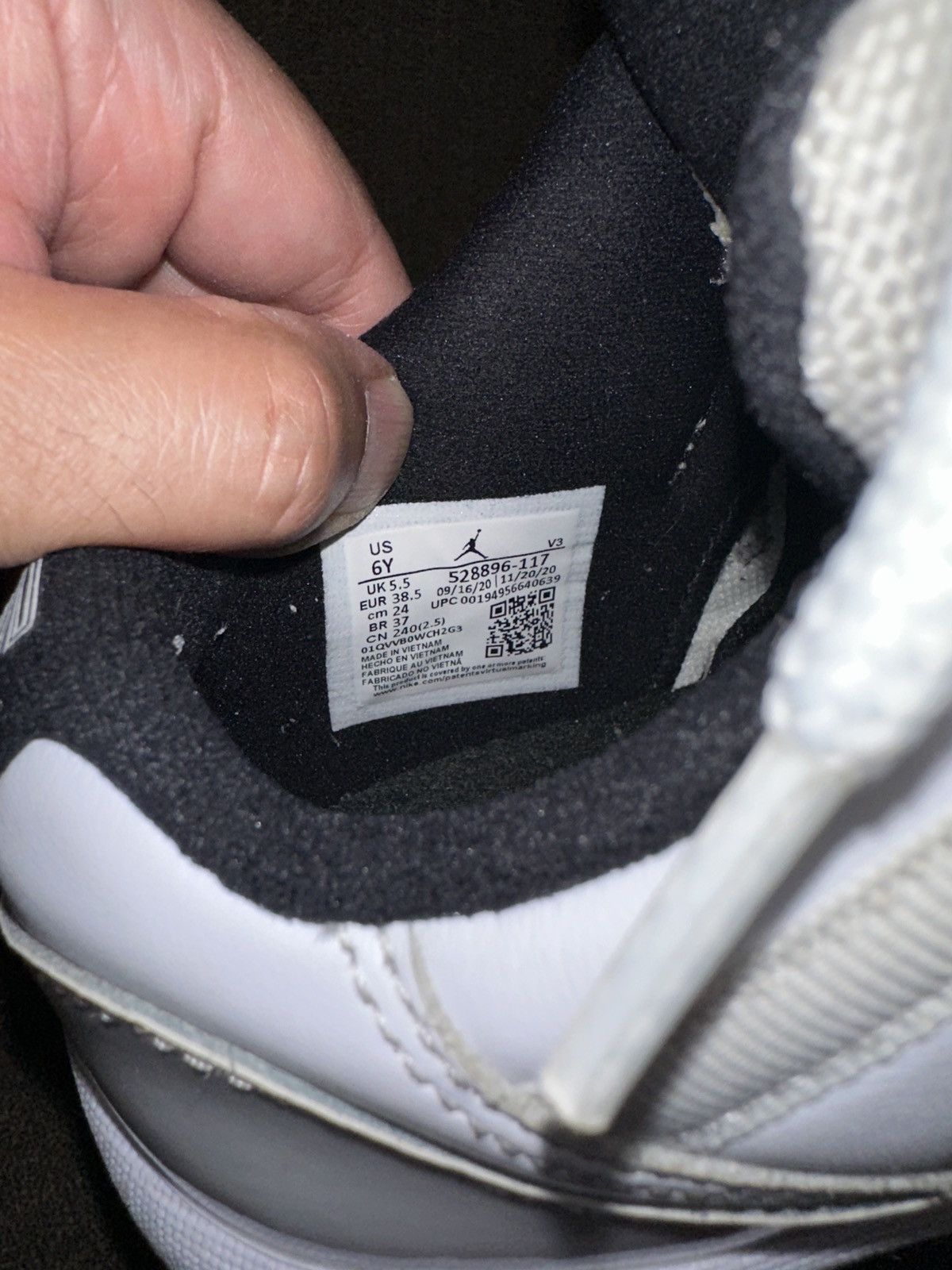 Jordan Brand NIKE Air Jordan 11 Low Legend Blue 528896-117 Men’s Size 6Y Size US 6 / EU 39 - 3 Thumbnail