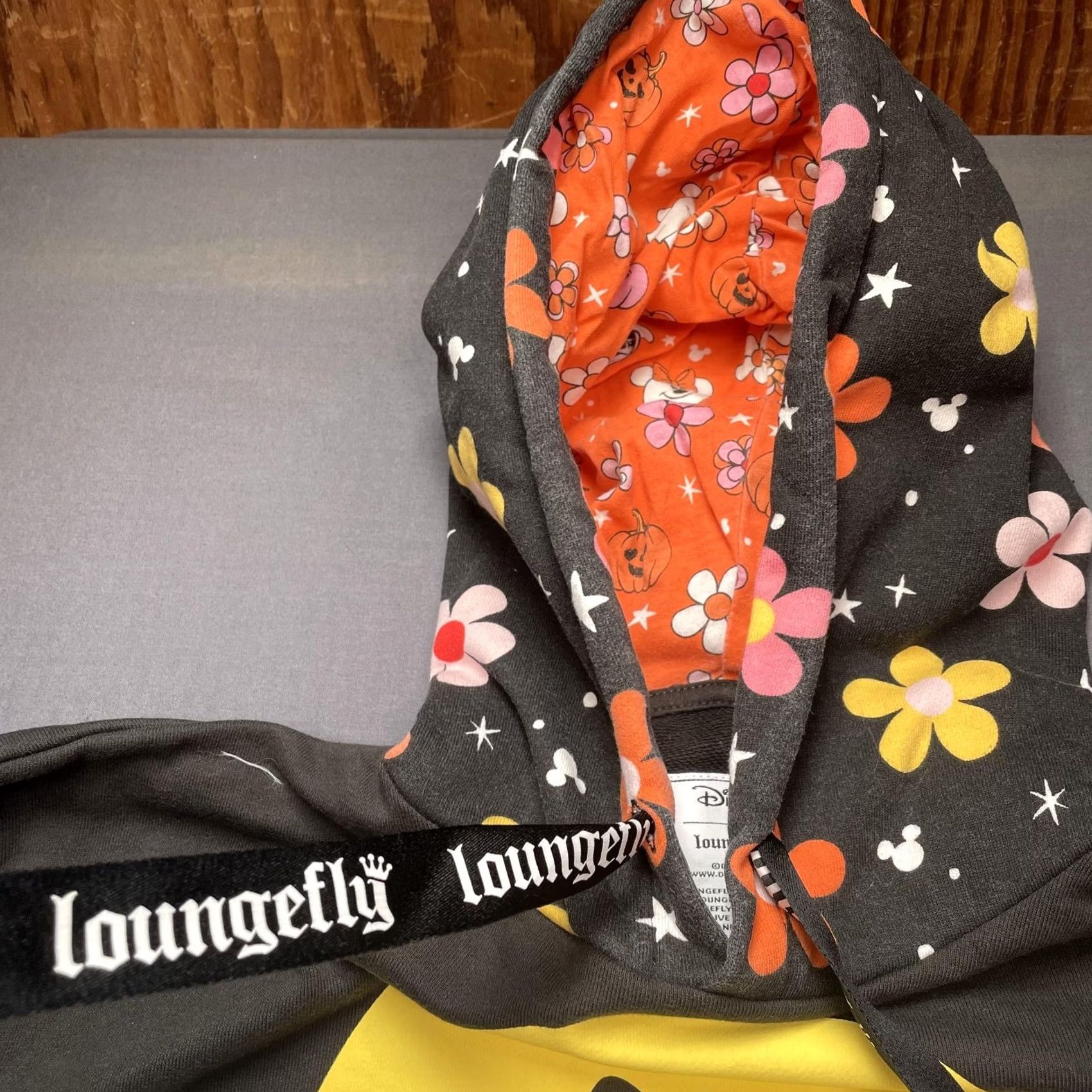 Vintage VINTAGE Loungefly Hoodie Mens Medium Black Mickey Minnie Ghost Pumpkin Fleece Pullover Size US M / EU 48-50 / 2 - 3 Thumbnail