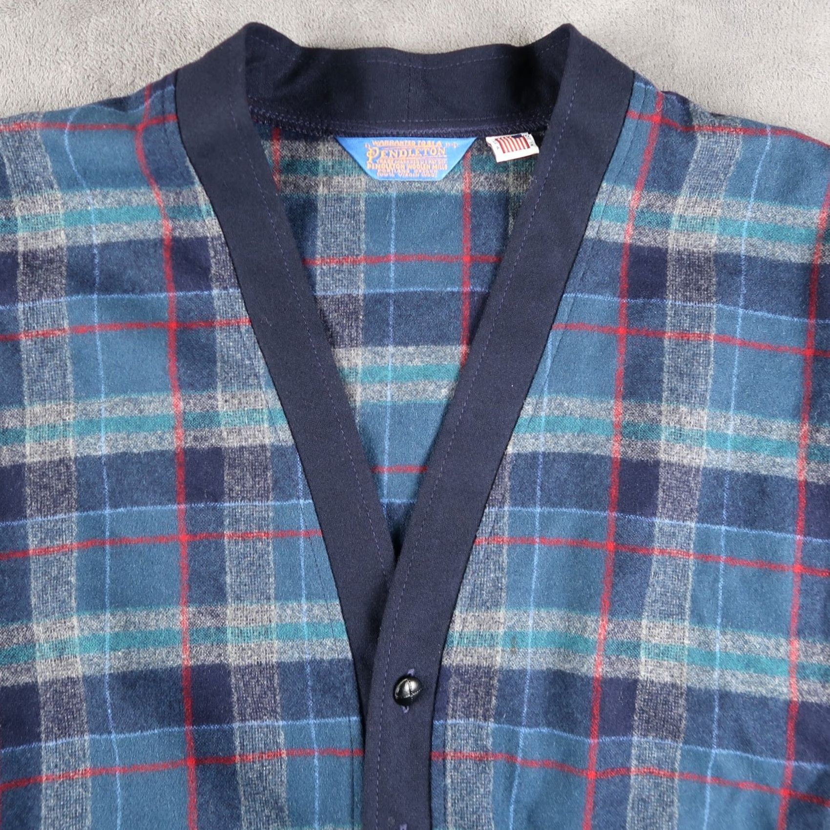 Pendleton Vtg Pendleton Womens Cardigan Sweater 100% Wool Tartan Plaid V-Neck Long Sleeve Multicolor Size L US Made In USA Regular Mens? Girls? Size L / US 10 / IT 46 - 3 Thumbnail
