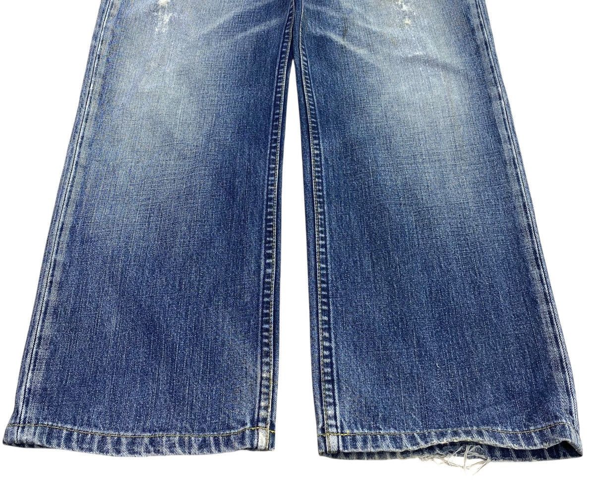 Levi's Levi’s Light Wash Distressed Whiskered Straight Leg Sytle Size US 30 / EU 46 - 5 Thumbnail