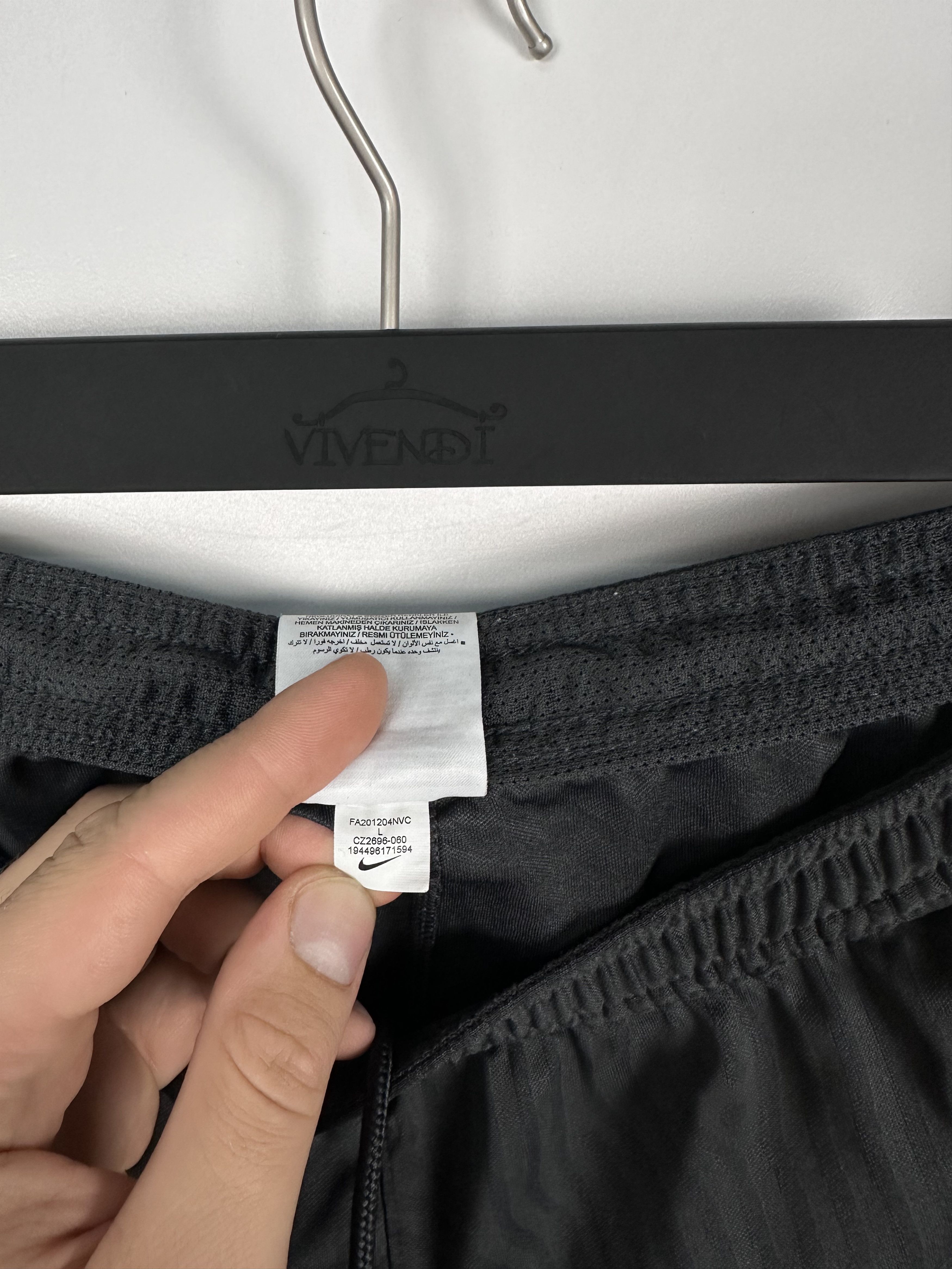Nike Liverpool Football Shorts 2020 2021 Soccer Training Nike L Size US 34 / EU 50 - 8 Thumbnail