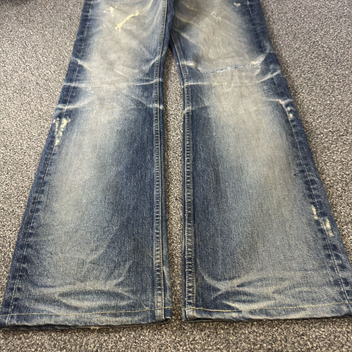 Tornado Mart Flared 🔥🇯🇵 Vintage 90s Diggity Distressed Whisker Jeans Denim Size US 32 / EU 48 - 9 Thumbnail