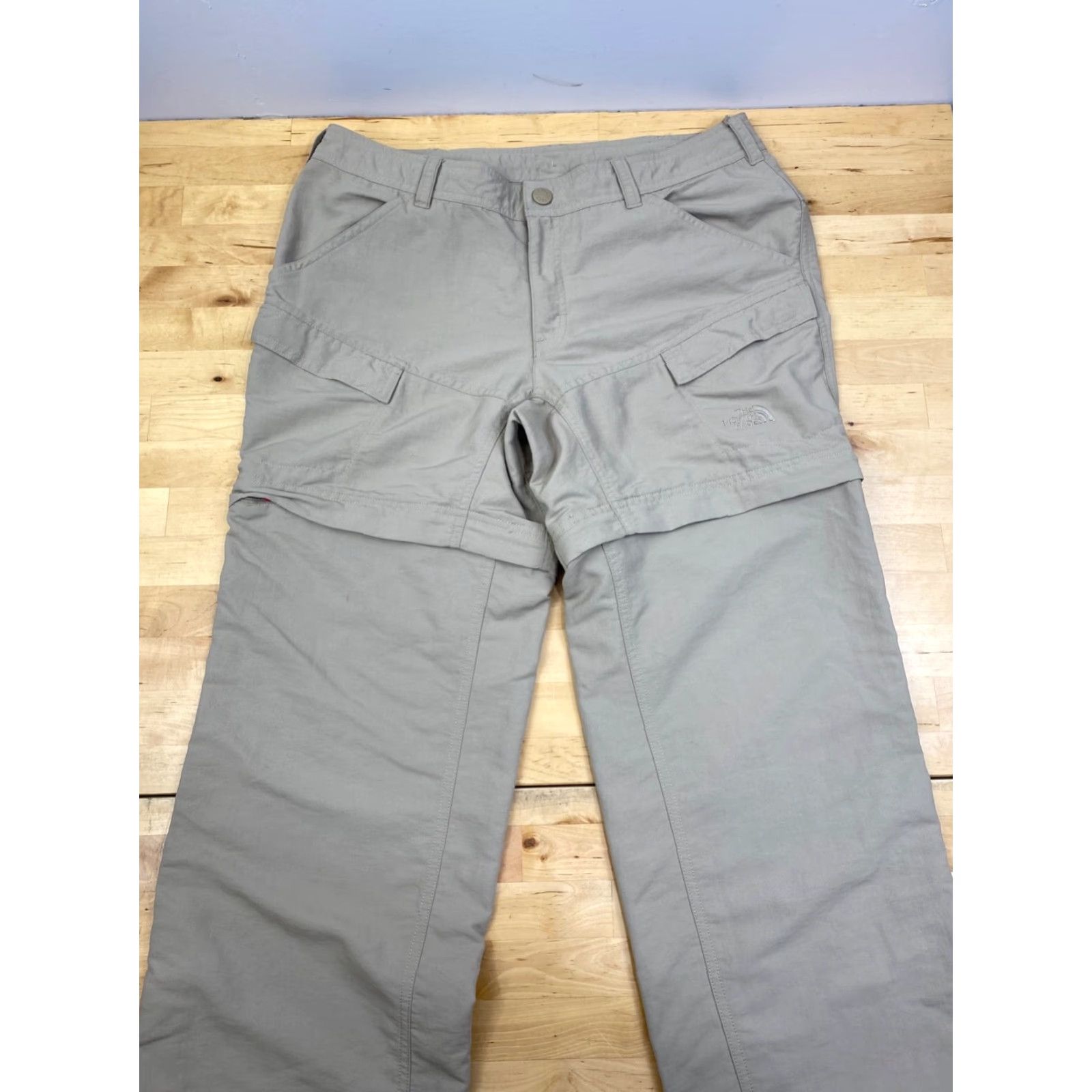 The North Face The North Face Paramount Valley Convertible Pants Womens 10 Khaki Outdoor Button Zip 31 in Inseam Nylon Beige Regular Straight Outdoor 90s? Size 32" / US 10 / IT 46 - 2 Thumbnail