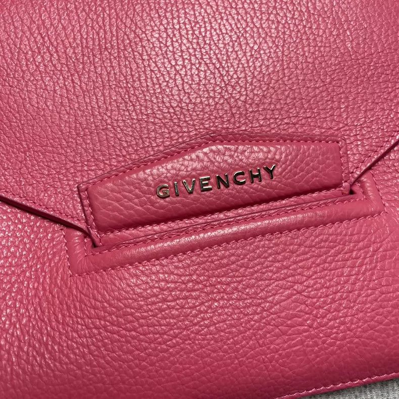 Givenchy Givenchy Glittery handbag with a very textured pebbled fin Size ONE SIZE - 5 Thumbnail