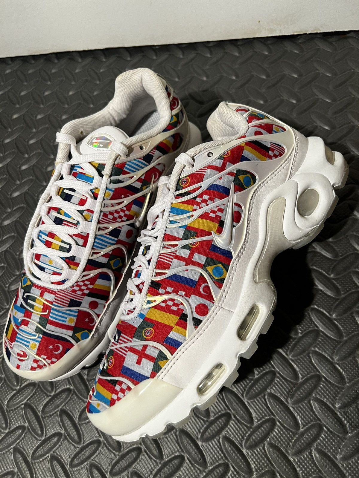 Nike CLEAN Nike Air Max Plus International Flags size 8 Mens Grailed