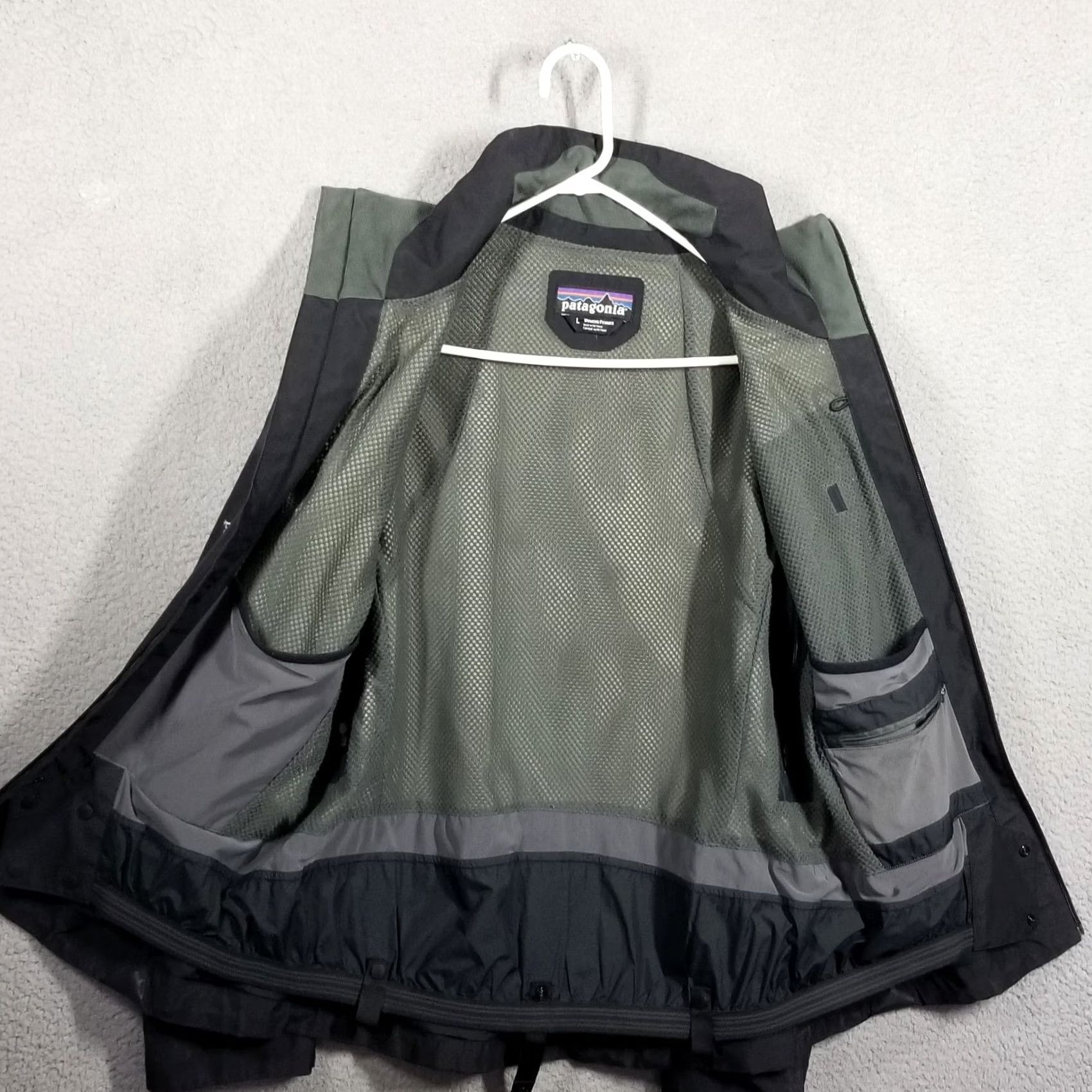 Patagonia Patagonia Powder Bowl Jacket Womens Large Black Solid Zip Insulated Parka Outdoor Ski Fall Winter Casual Travel Regular Mid-Length Size L / US 10 / IT 46 - 2 Thumbnail