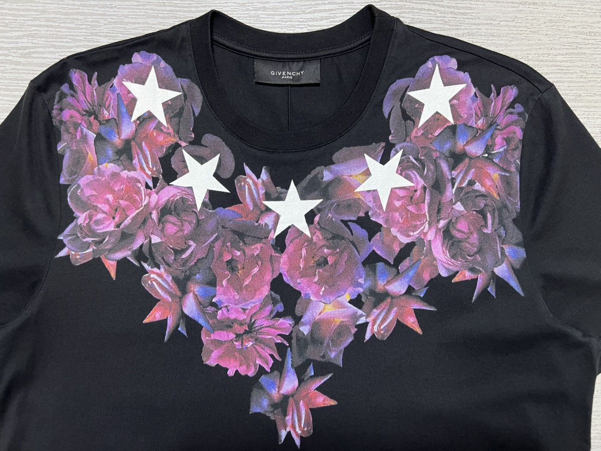 Givenchy Givenchy - Riccardo Tisci - Floral Print Star Neckline Tee Size US L / EU 52-54 / 3 - 7 Thumbnail