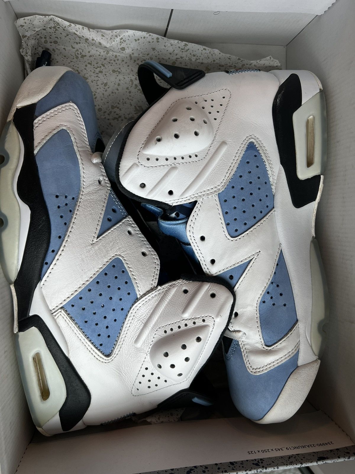 Jordan Brand × Nike Nike Air Jordan 6 Retro UNC Home Size 9.5 Size US 9.5 / EU 42-43 - 11 Thumbnail