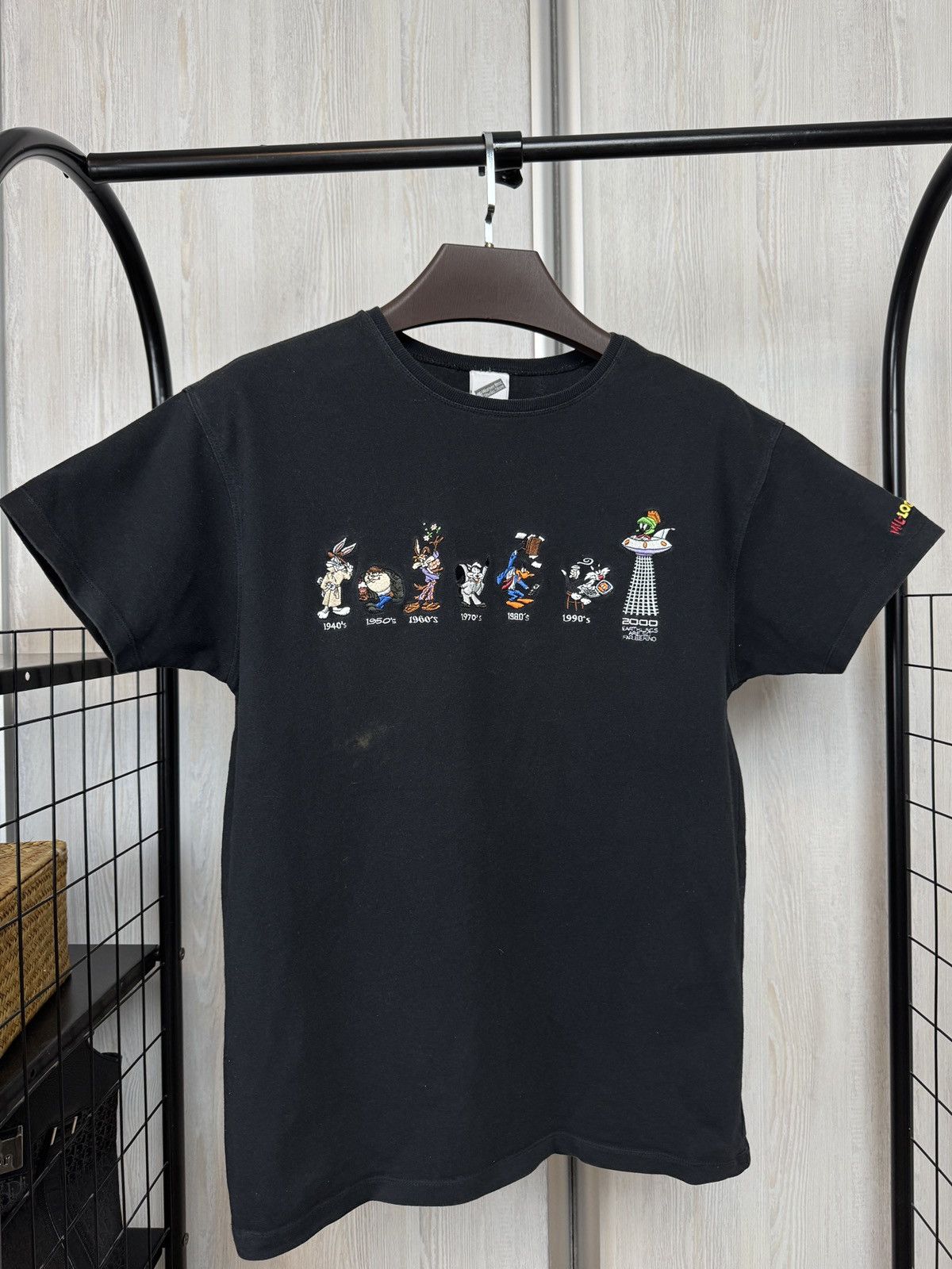 Cartoon Network Vntg 1999 Looney Tunes Decades Mil-Looney-Um movie promo tee Size US S / EU 44-46 / 1 - 2 Thumbnail