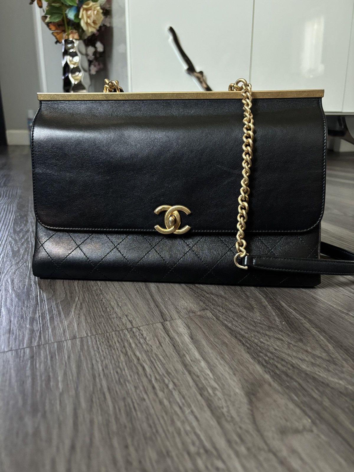 Chanel Coco Chanel Luxe Leather Handbag Size ONE SIZE - 2 Thumbnail