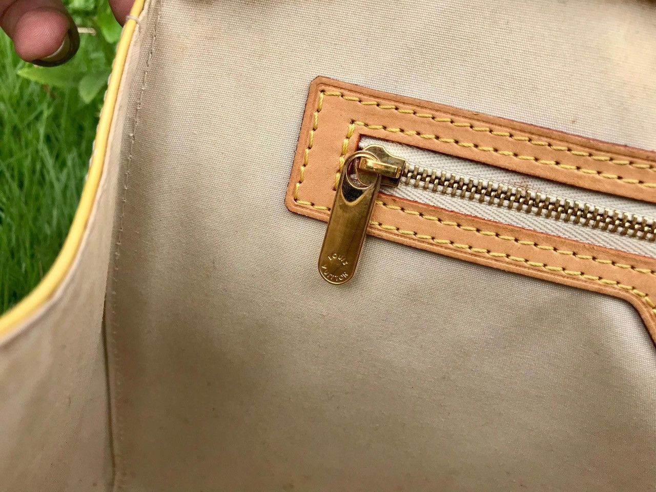 Louis Vuitton Authentic Louis Vuitton Monogram Vernis Leather Brea MM Bag Size ONE SIZE - 6 Thumbnail