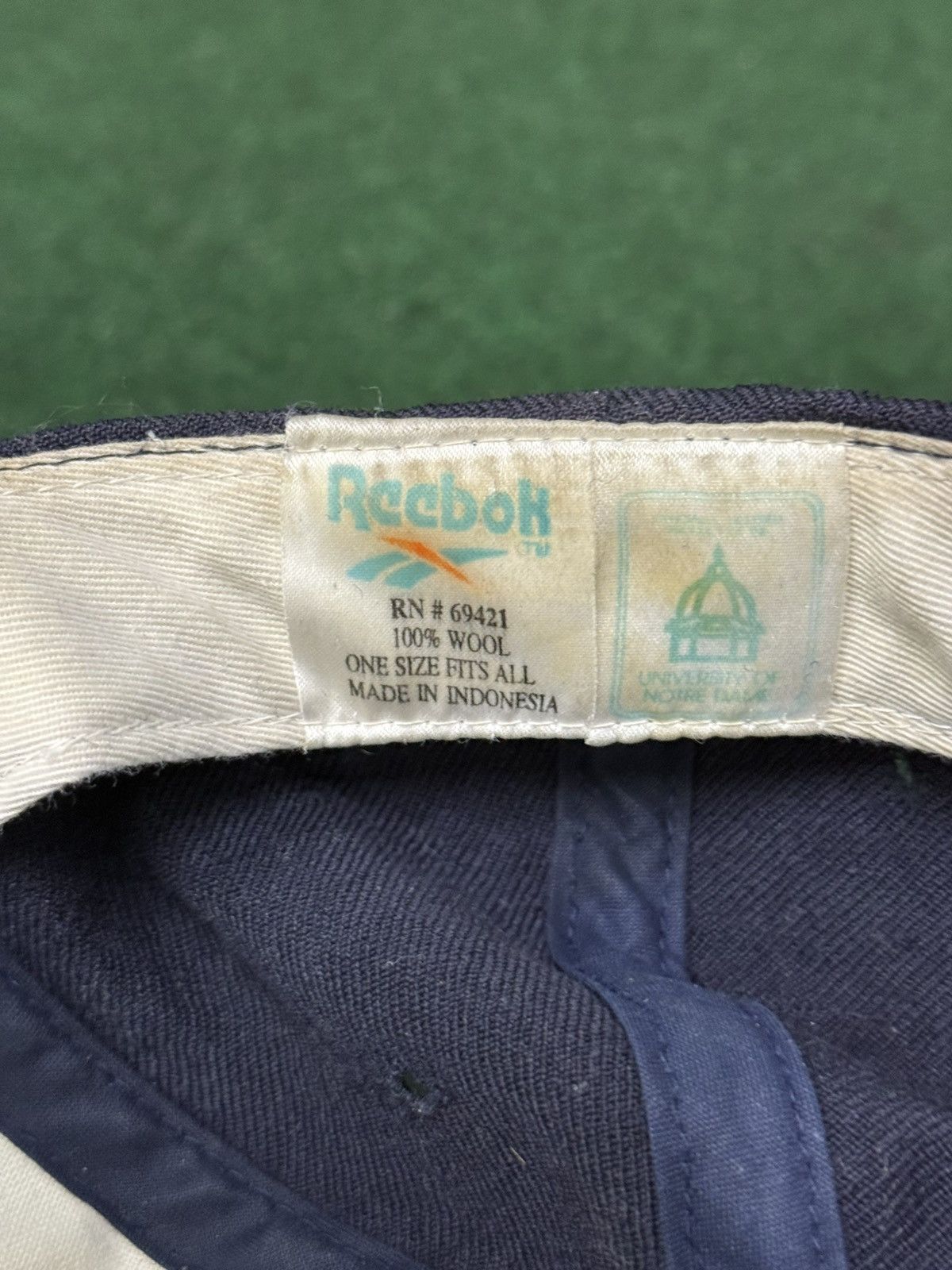 Reebok Vintage Reebok Notre Dame Fighting Irish Snapback Hat Size ONE SIZE - 6 Thumbnail