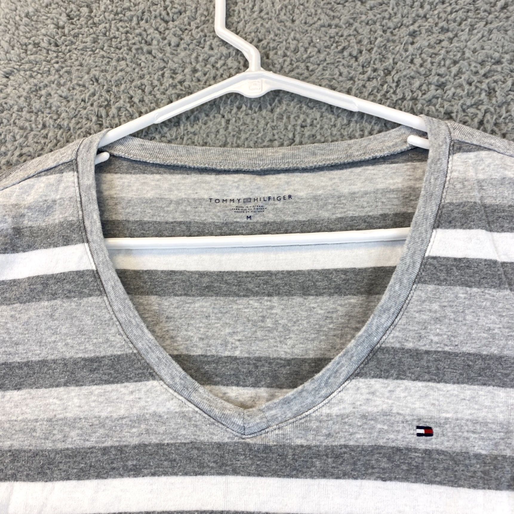Tommy Hilfiger Tommy Hilfiger Shirt Women Medium Gray Short Sleeve V-Neck Logo 100% Cotton Logo Tee Womens Size M / US 6-8 / IT 42-44 - 2 Thumbnail