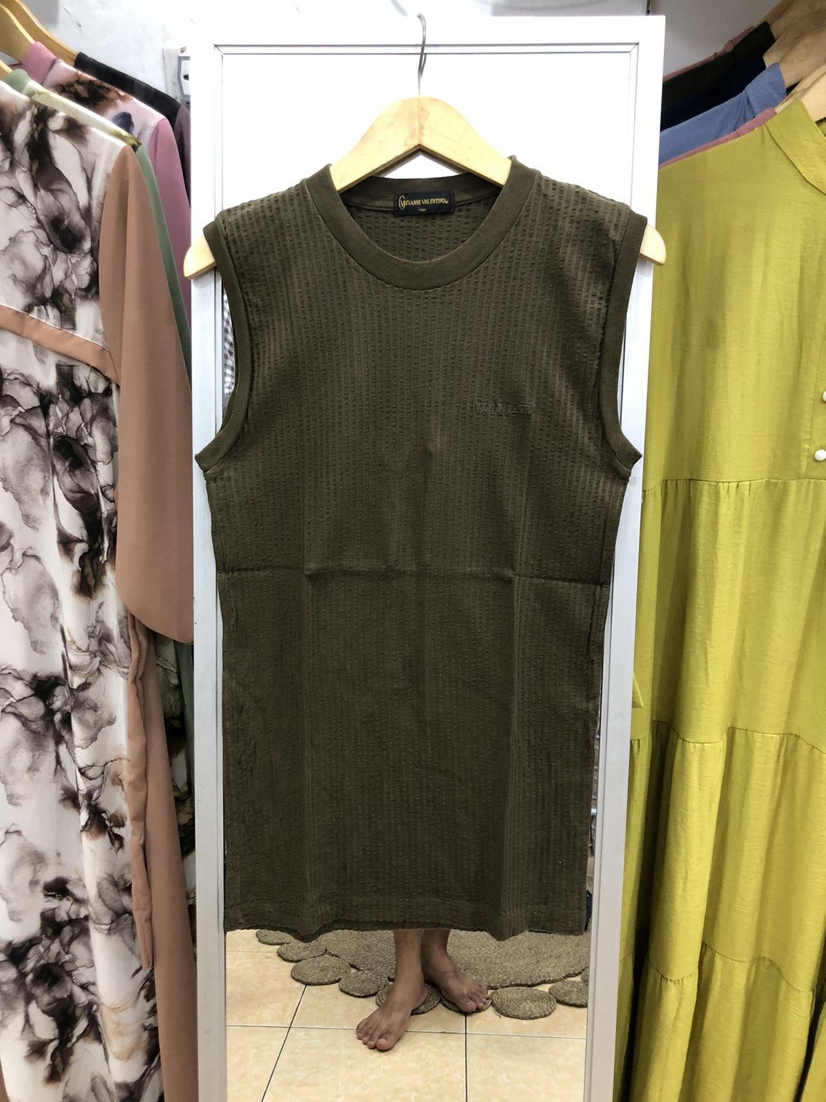 Valentino Gianni Valentino Sleeveless Size US M / EU 48-50 / 2 - 1 Thumbnail