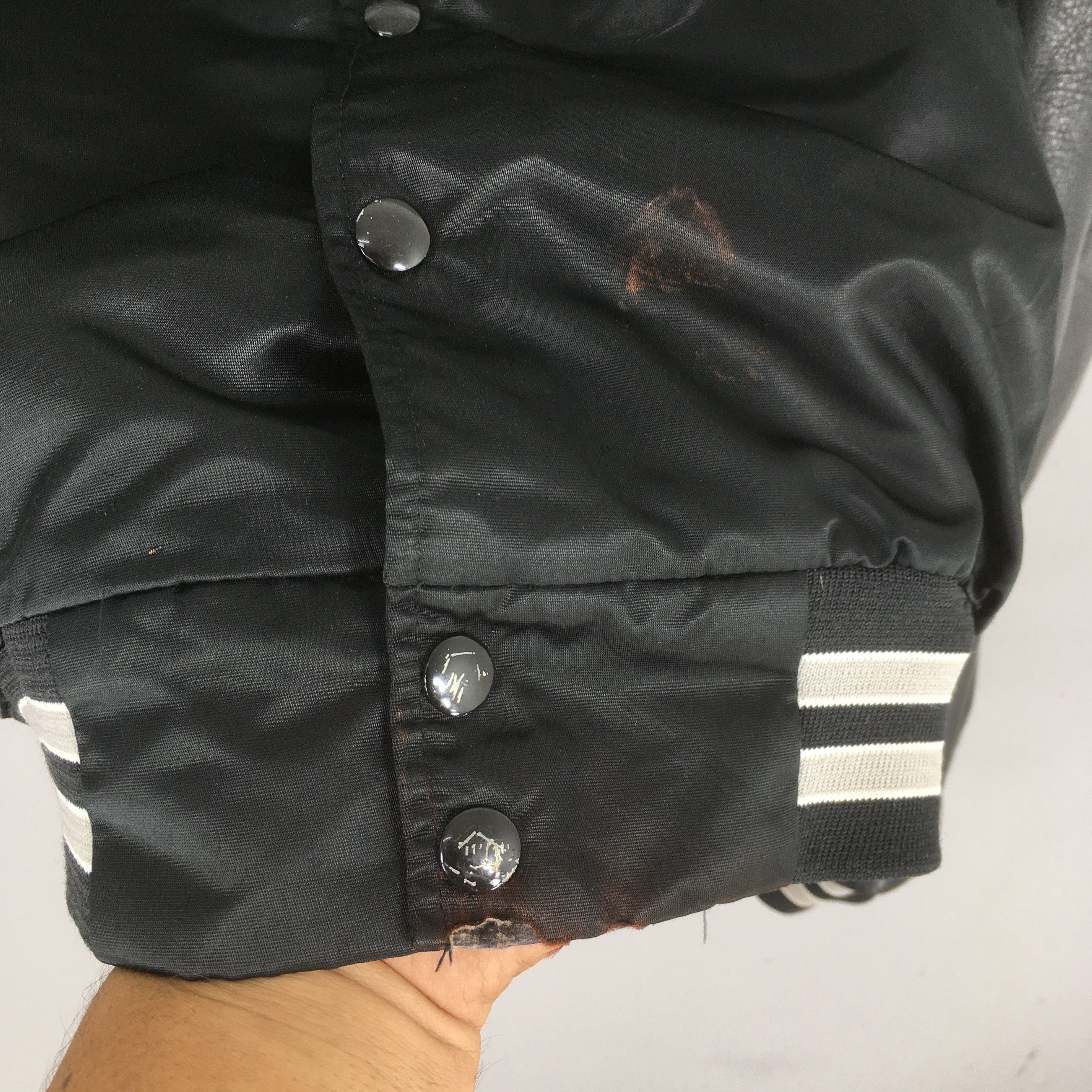 MLB Vintage Oakland Raiders NFL Bomber Satin Jacket M Size US M / EU 48-50 / 2 - 5 Thumbnail