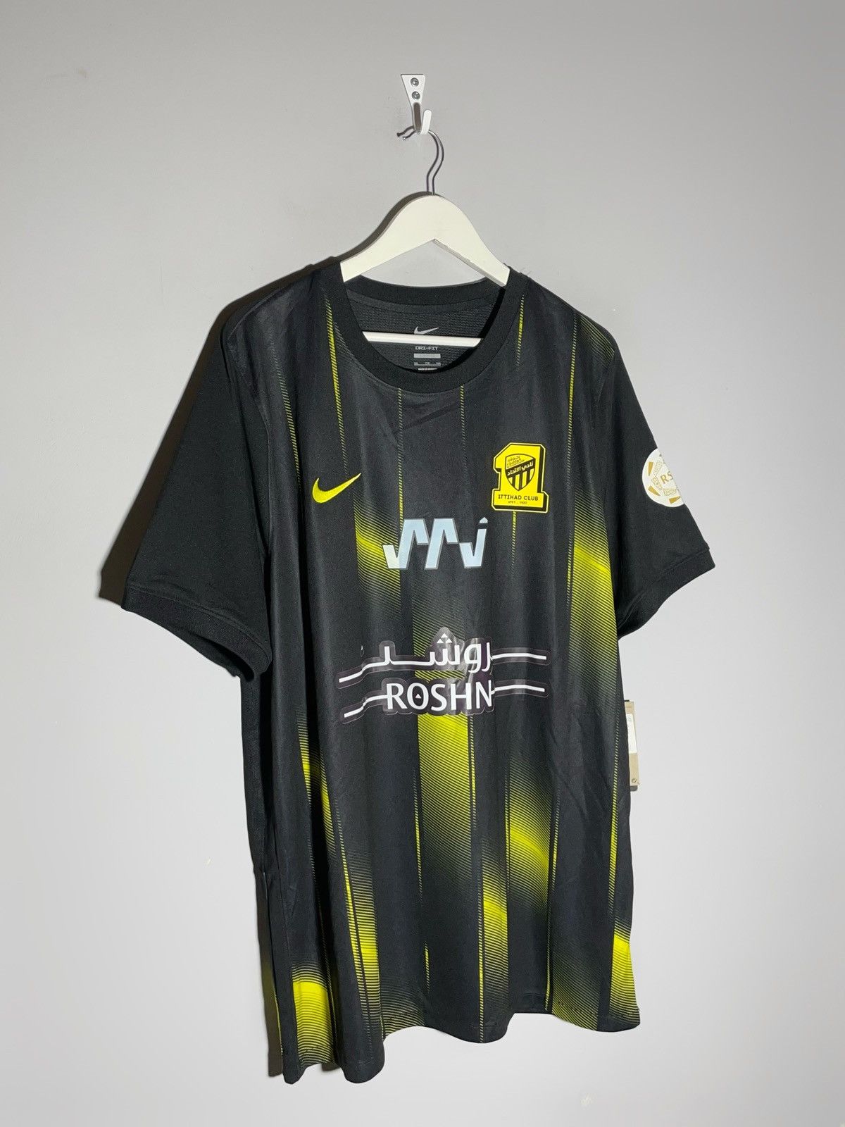 Nike #9 Benzema Al-Ittihad Nike 2023/24 Away NWT Football Shirt Size US XXL / EU 58 / 5 - 3 Thumbnail