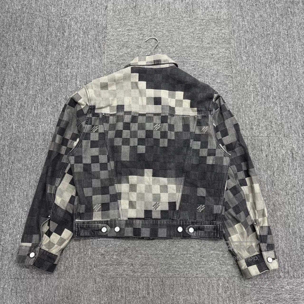 Louis Vuitton louis vuitton gray checkered denim jacket. Size US L / EU 52-54 / 3 - 2 Thumbnail