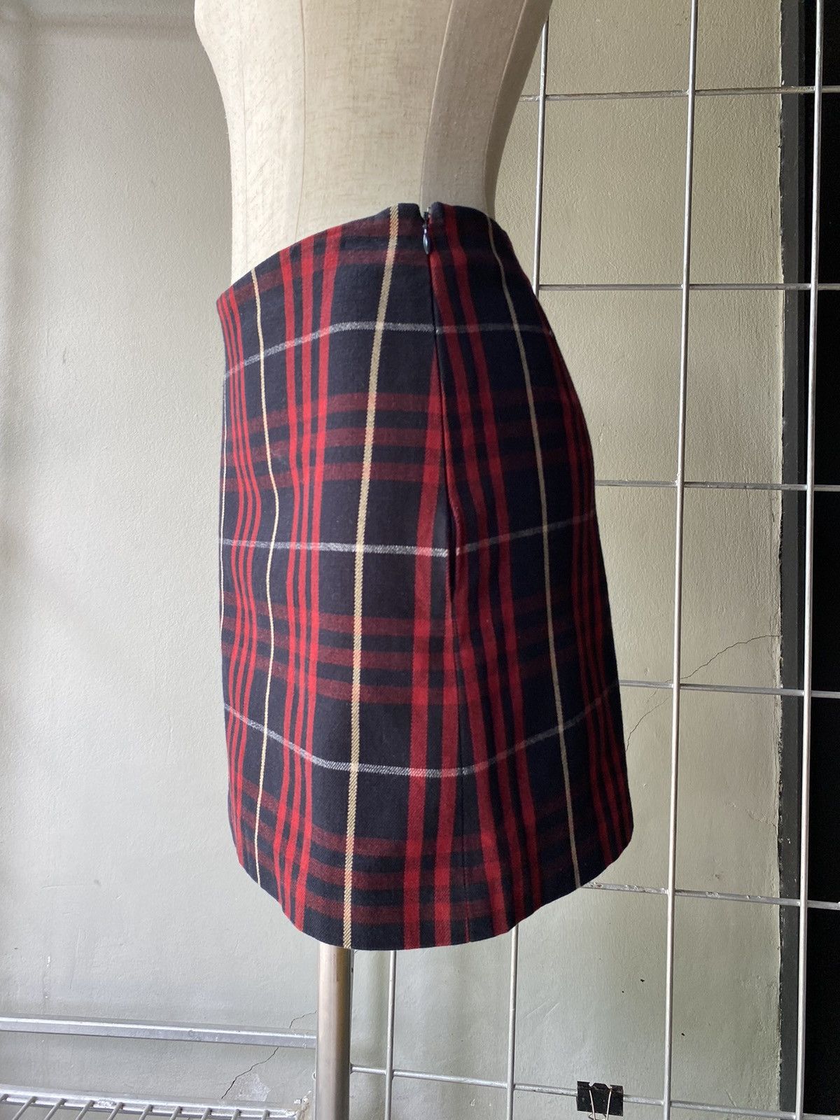 Burberry Burberry Y2K red nova check skirt Size 24" / US 00 / IT 34 - 12 Thumbnail