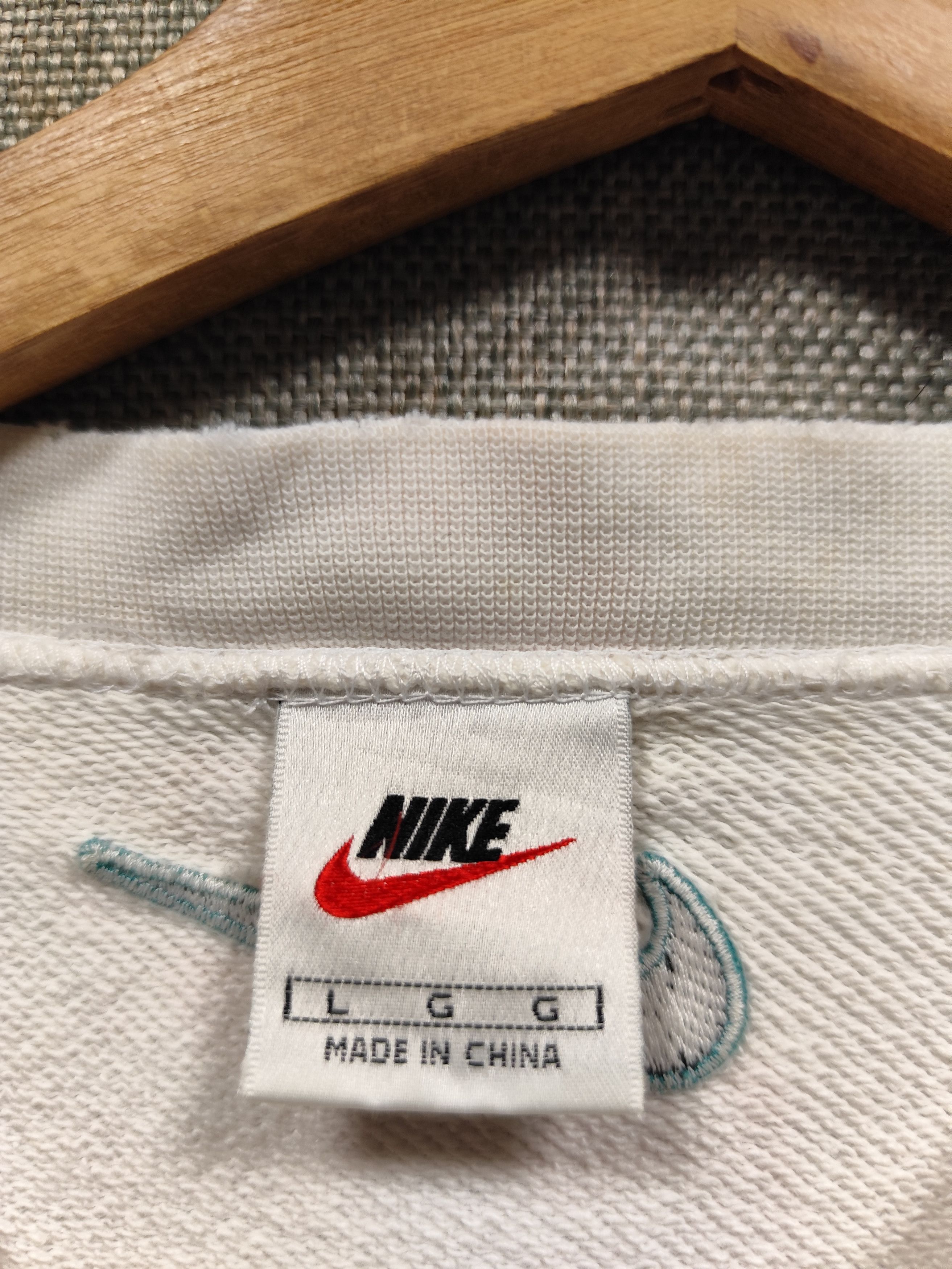 Nike vintage 90s sweatshirt nike embroidered Size US L / EU 52-54 / 3 - 5 Thumbnail
