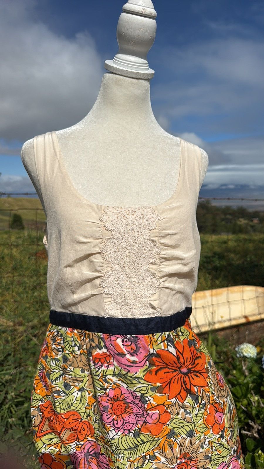 Anthropologie Anthropologie We love Vera Silk blend Floral Sleeveless Size M / US 6-8 / IT 42-44 - 2 Thumbnail