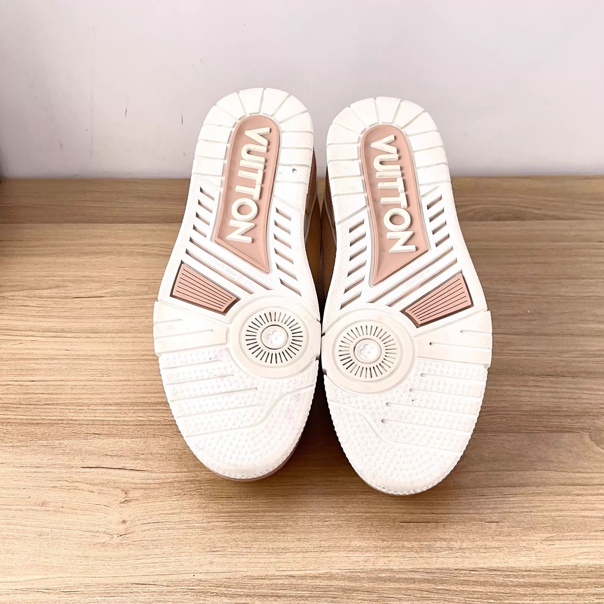 Louis Vuitton Louis Vuitton Women's 38.5 EU Shoes Size US 8 / IT 38 - 4 Thumbnail