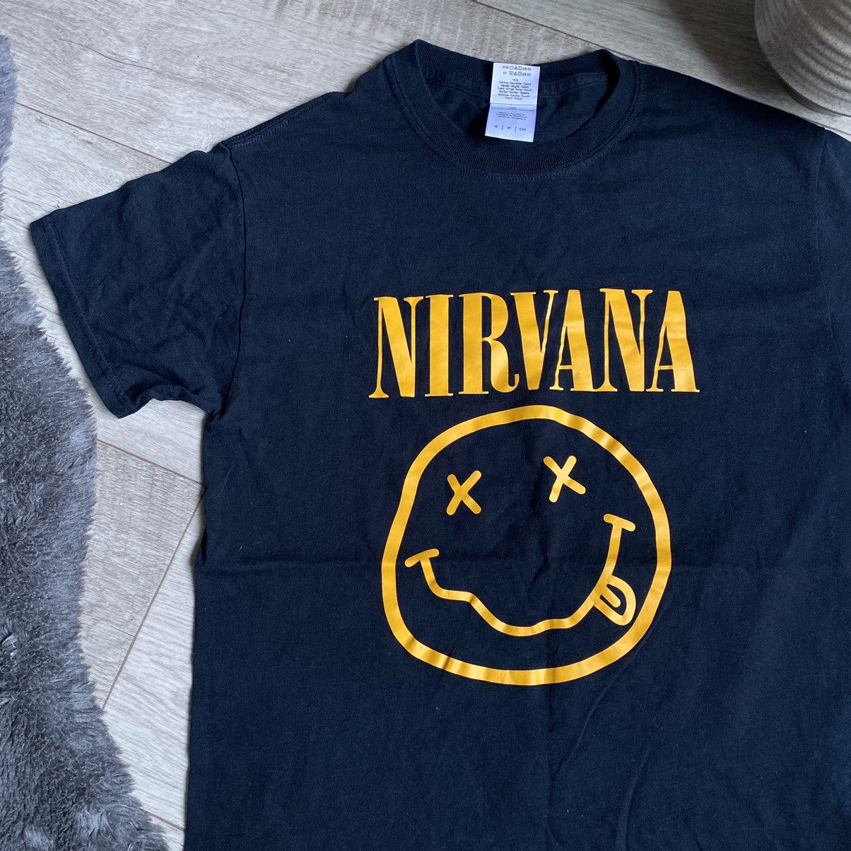 Band Tees VINTAGE NIRVANA SMELLS LIKE TEEN SPIRIT SMILE BAND T SHIRT Size US S / EU 44-46 / 1 - 2 Thumbnail