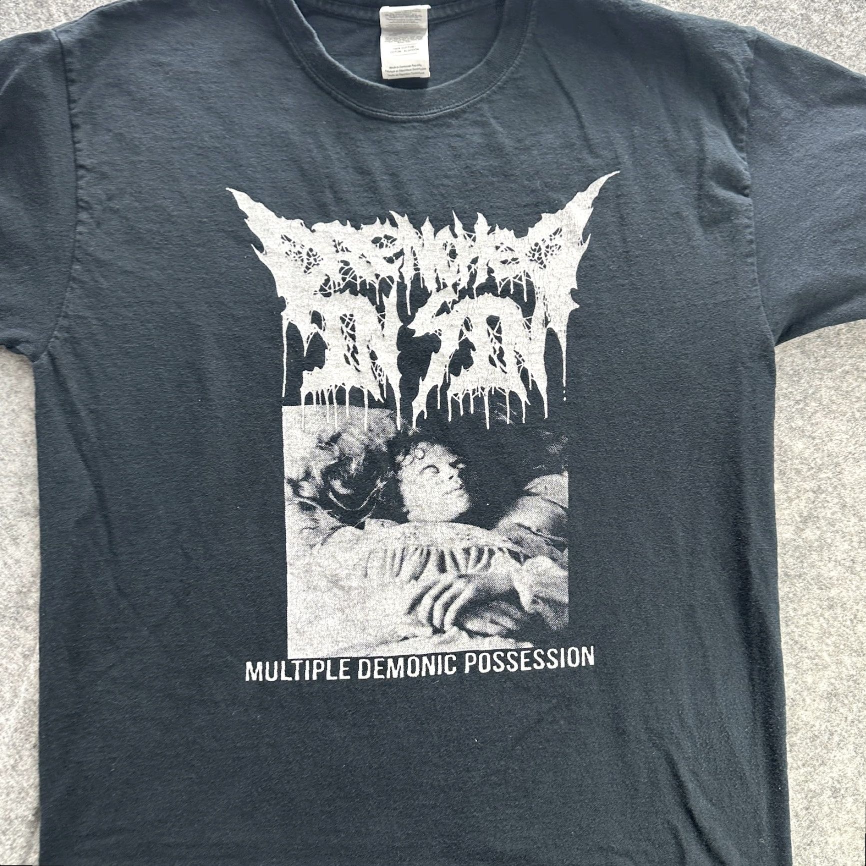 Gildan Drenched In Sin Shirt Demonic Possession Horror Graphic Tee Punk Mens Large Size US L / EU 52-54 / 3 - 5 Thumbnail
