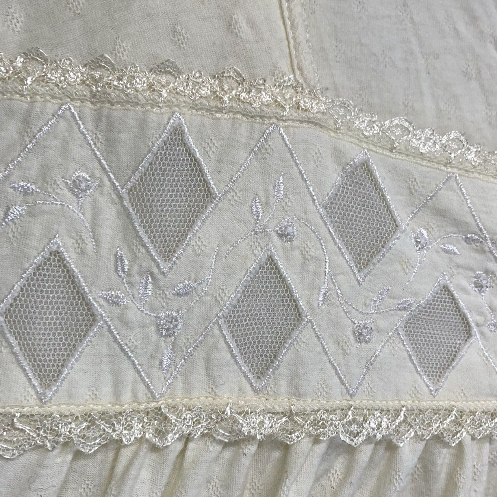 Ariat VINTAGE Aria Women’s Sleep Dress Medium 100% Cotton Light Yellow Embroidered Lace Short Sleeve Boat Neck 90s Cottage Size M / US 6-8 / IT 42-44 - 6 Thumbnail