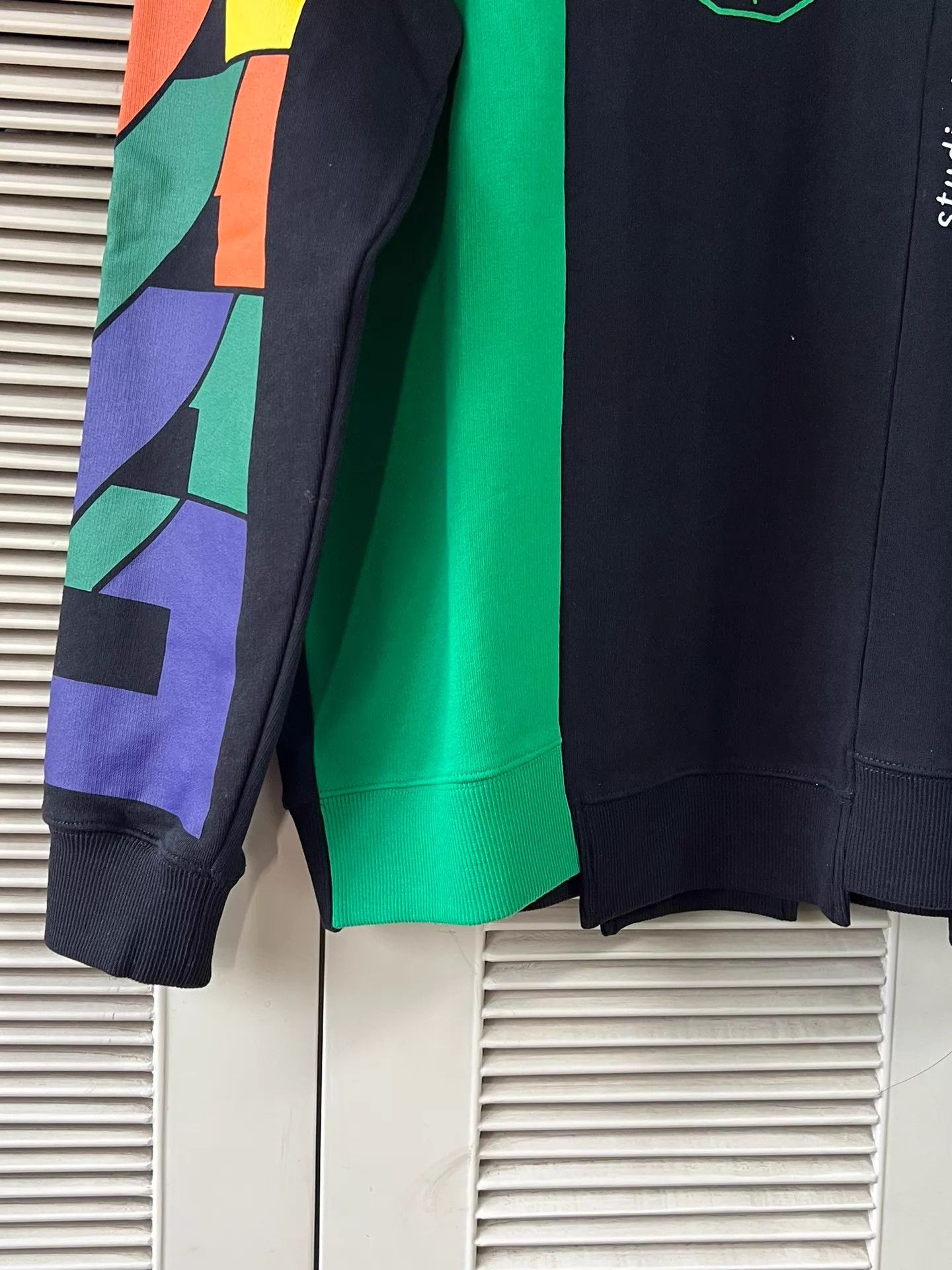 Givenchy Givenchy Men's Color Blocked Spirit Print M Sweatshirt Size US M / EU 48-50 / 2 - 6 Thumbnail
