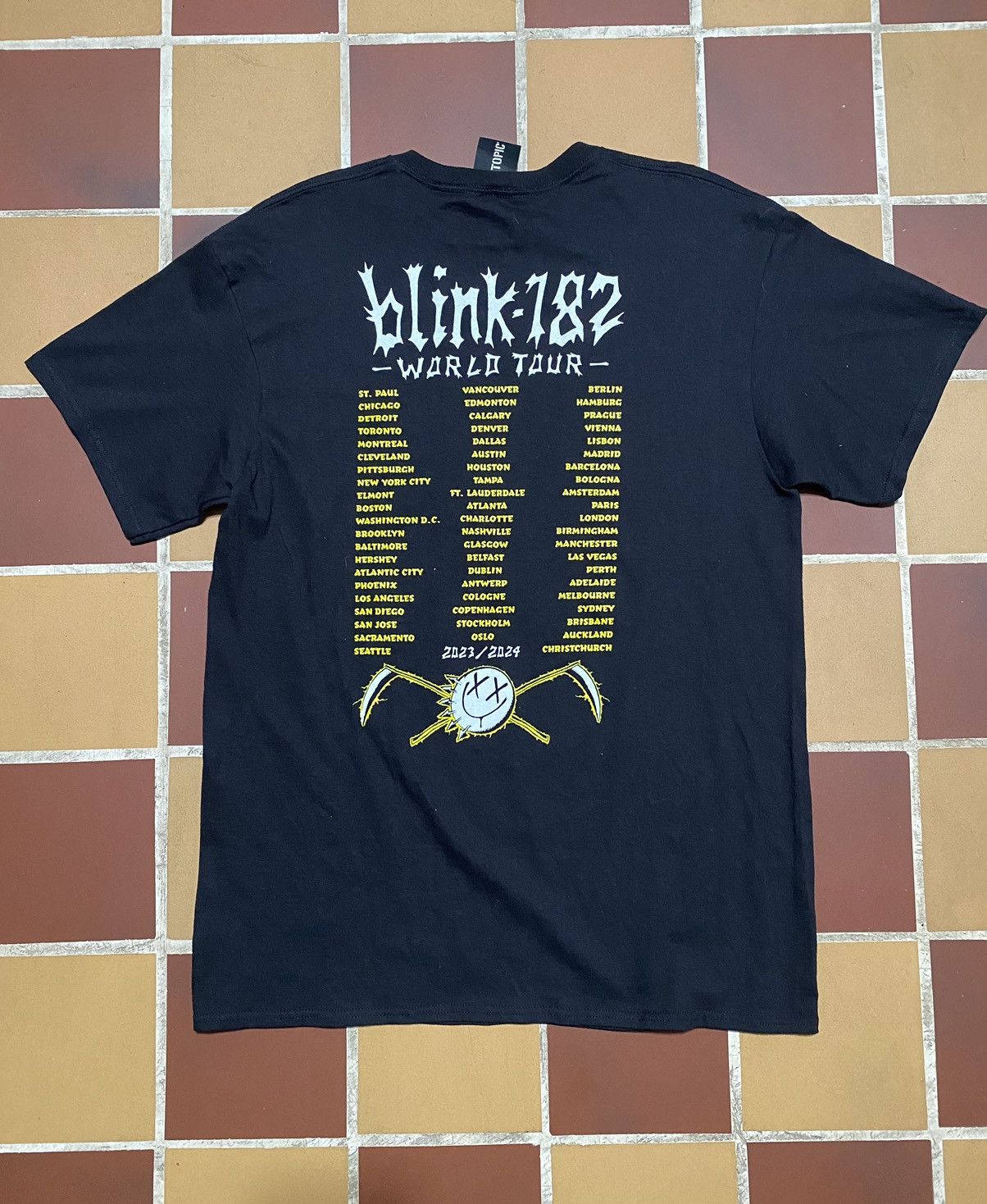 Band Tees × Vintage Blink 182 World Tour Shirt New Size US L / EU 52-54 / 3 - 3 Thumbnail