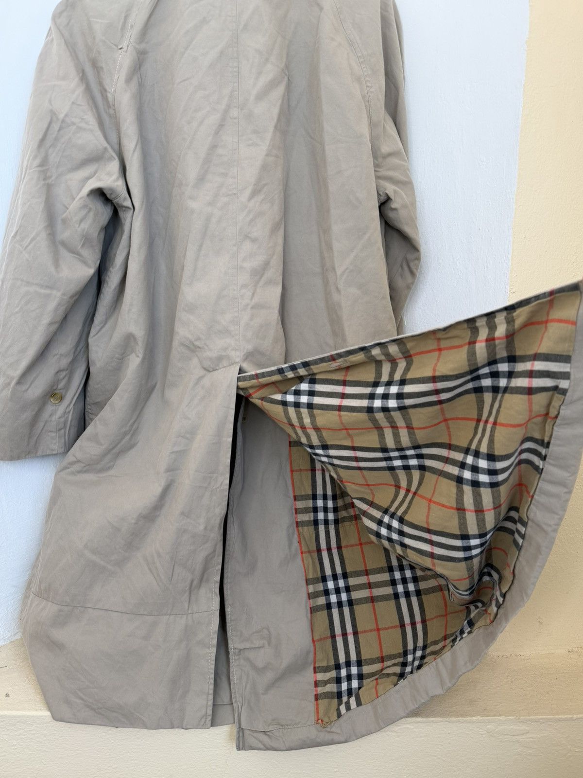 Burberry Vintage 90s Burberry‘s Trenchcoat Made in England Size L Size US L / EU 52-54 / 3 - 5 Thumbnail