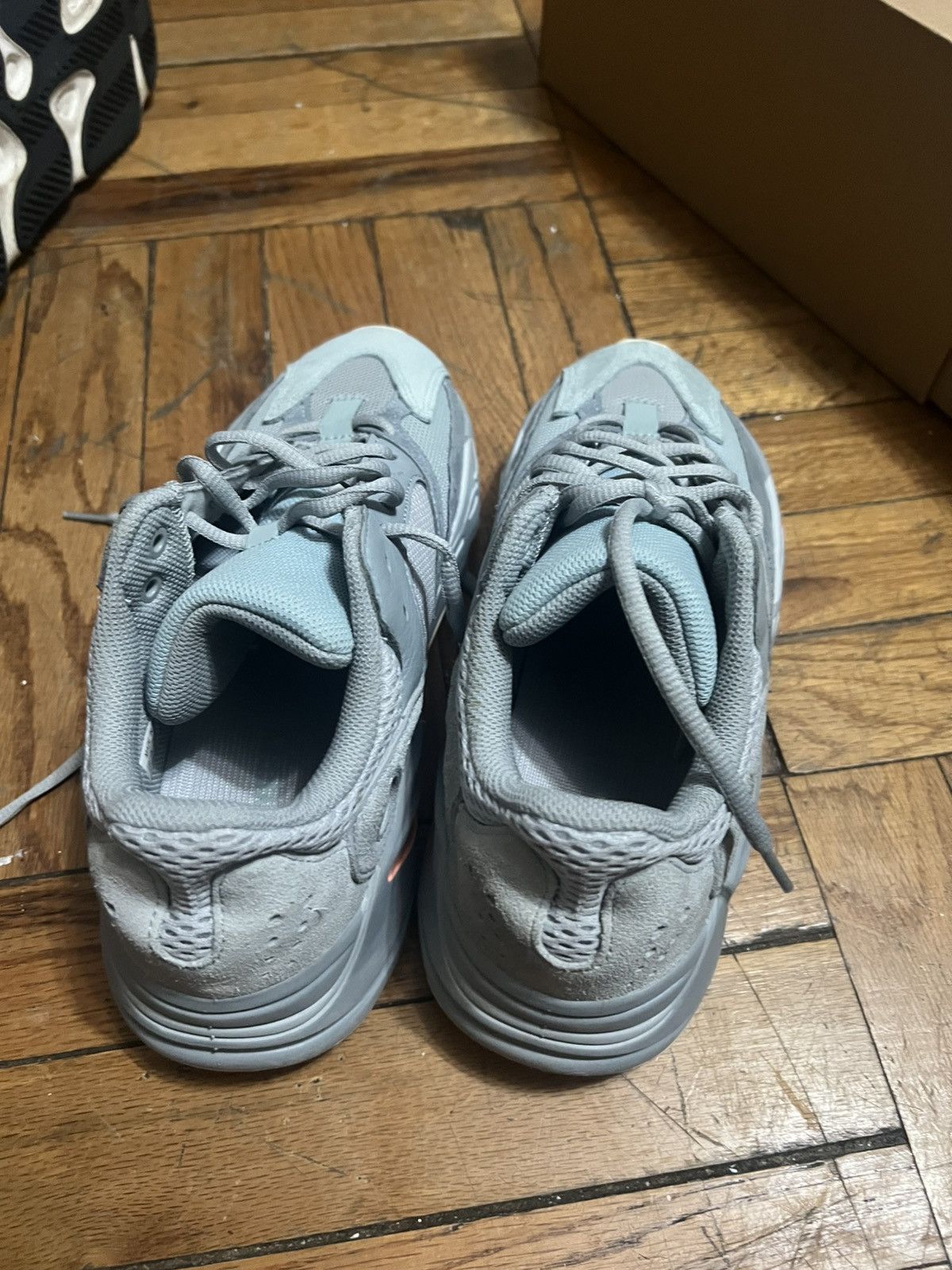 Yeezy Yeezy Boost 700 Inertia Size US 8 / EU 41 - 3 Thumbnail