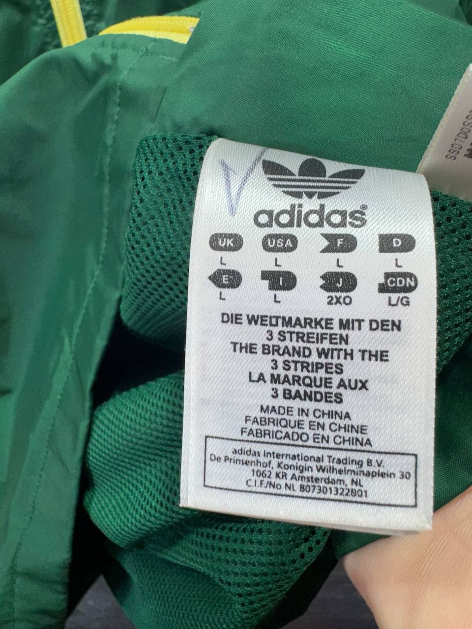 Vintage ADIDAS ADS-200J MENS VINTAGE Y2K WINDBREAKER JACKET HOODED Size US L / EU 52-54 / 3 - 12 Thumbnail