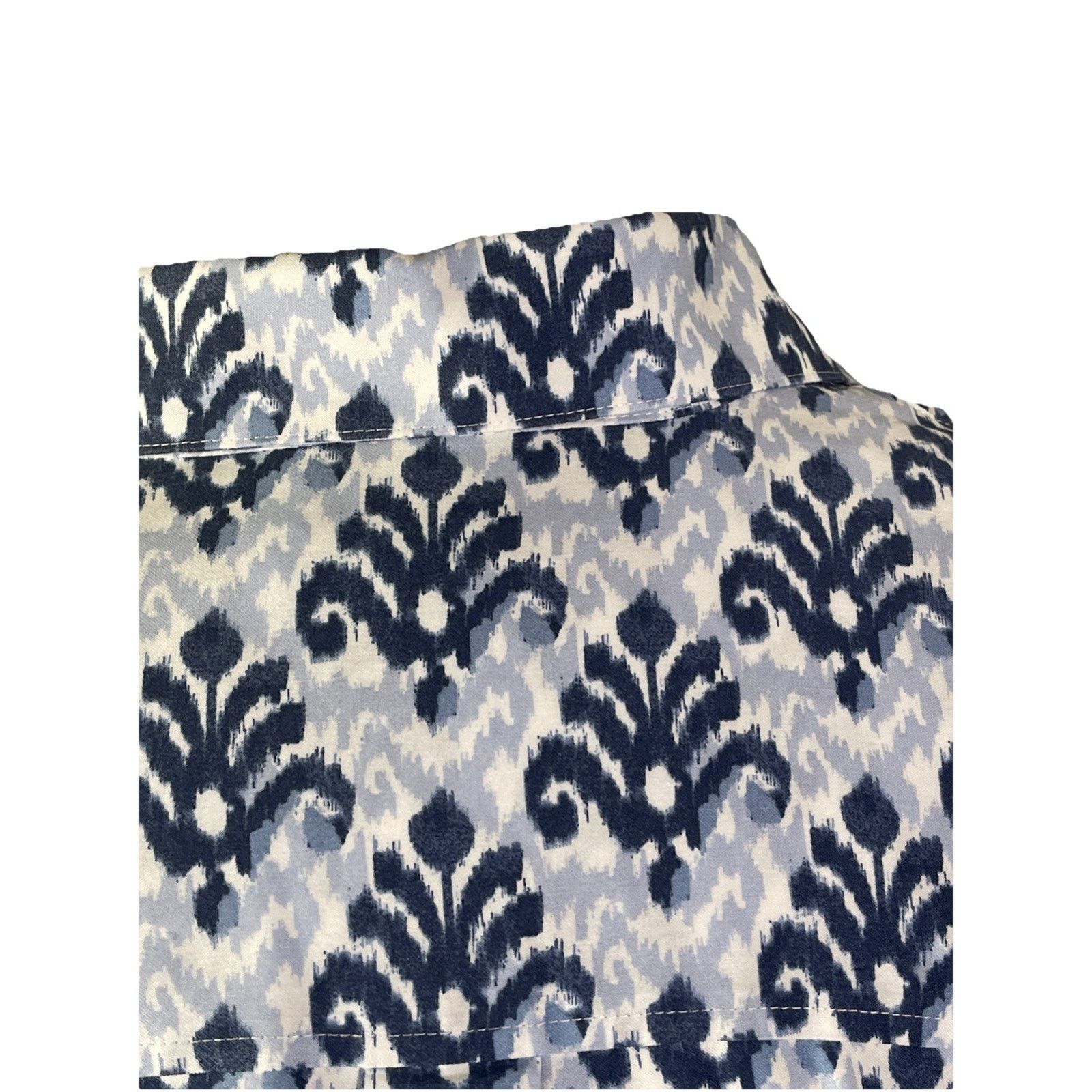 Chicos Chico's 0.5 / 6 No Iron Ikat Shirt NWT Size M / US 6-8 / IT 42-44 - 7 Thumbnail