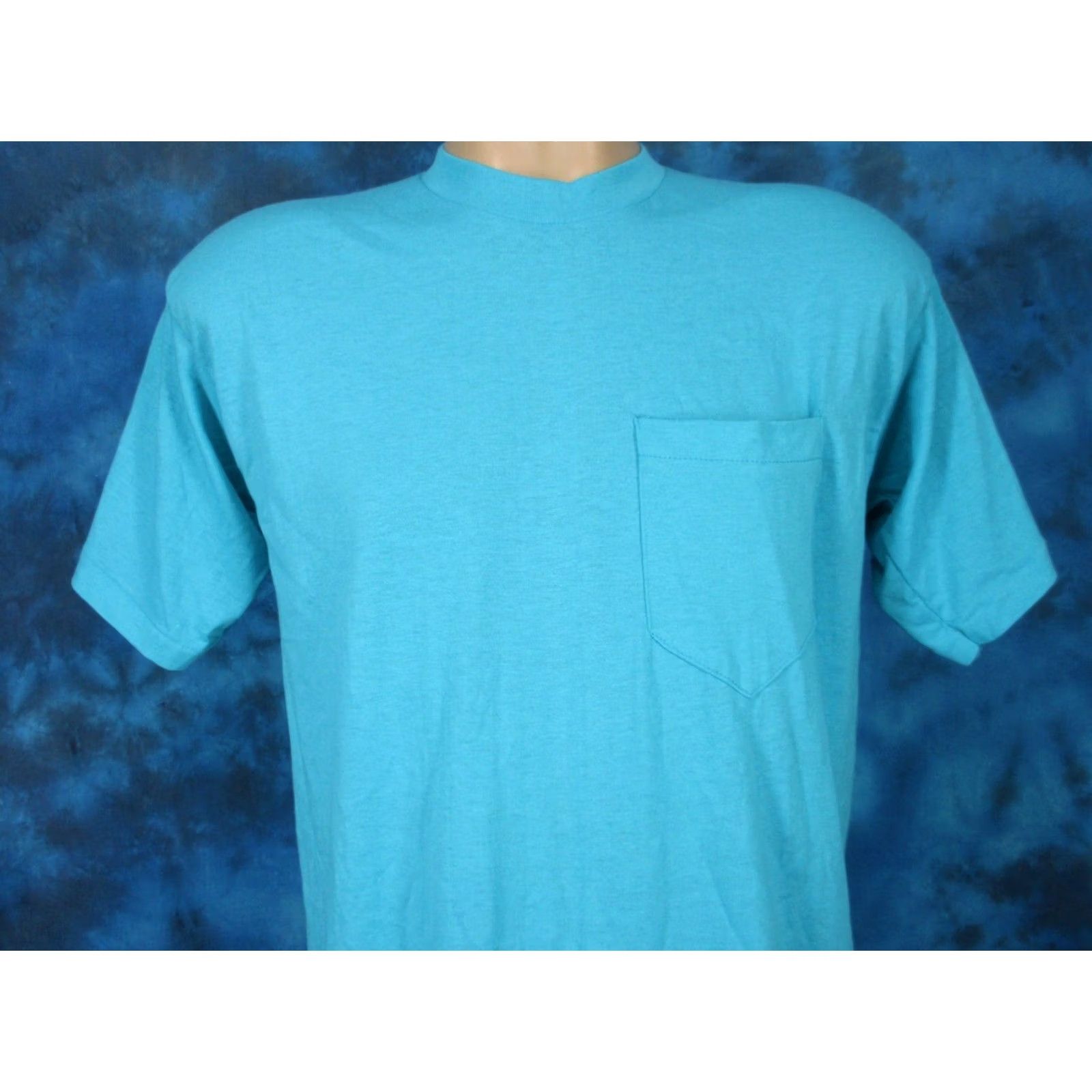 Vintage VINTAGE NOS 80s BLANK POCKET T-Shirt MEDIUM Blue Men Shirt 80s 90s Surf Rock Size US M / EU 48-50 / 2 - 3 Thumbnail