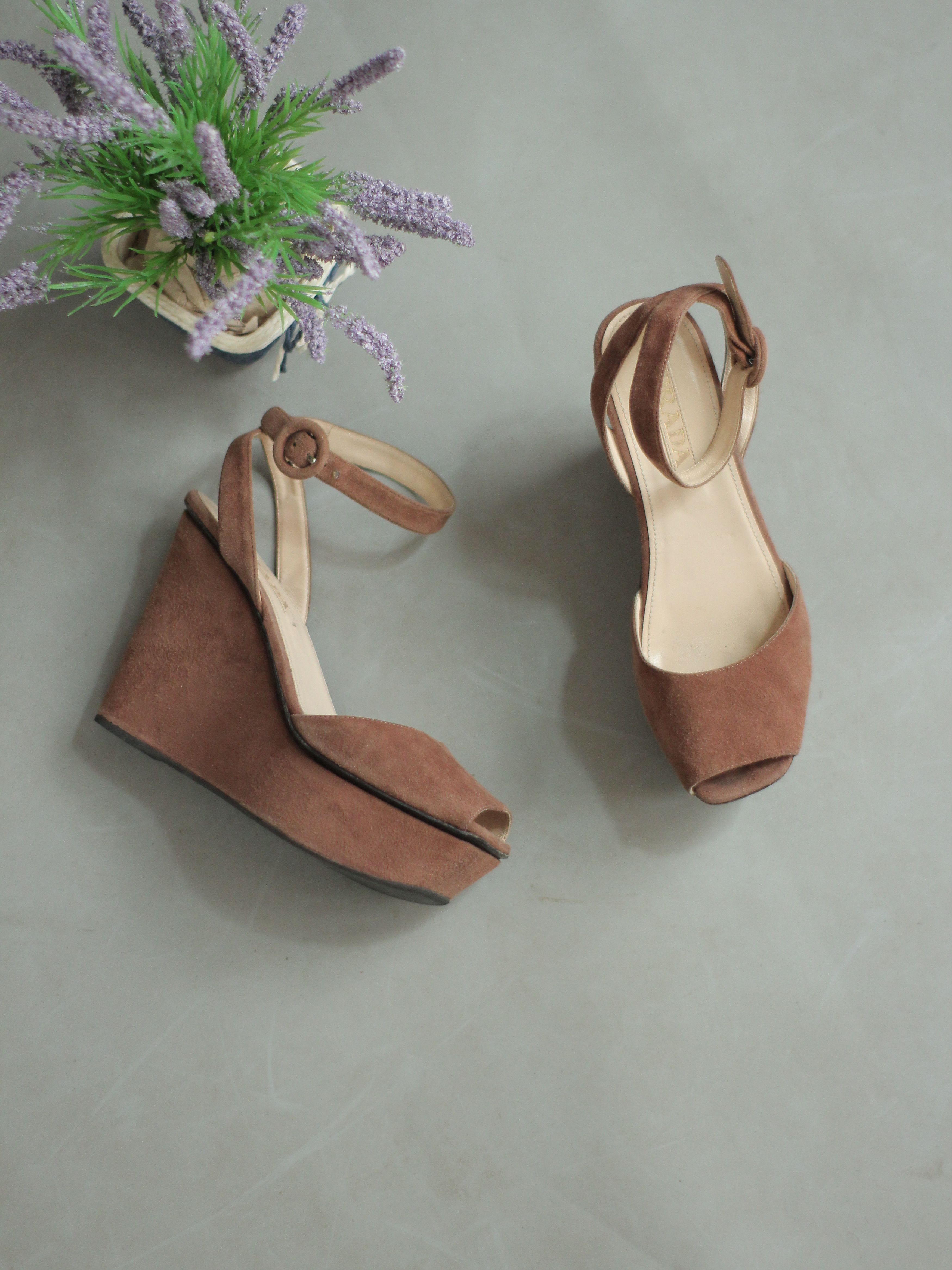 Prada PRADA SUEDE HEELS 36 Size US 6 / IT 36 - 1 Thumbnail