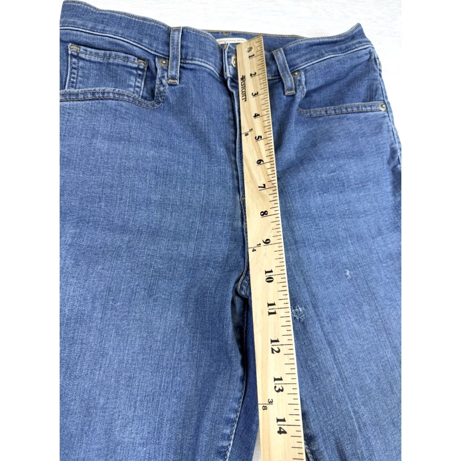 Levi's VINTAGE? No. Levi's Jeans Women Slim Zip Button Denim Blue 28x30 Mile High High Rise 28 IN inseam 28.5in 90s? Size 28" / US 6 / IT 42 - 7 Thumbnail