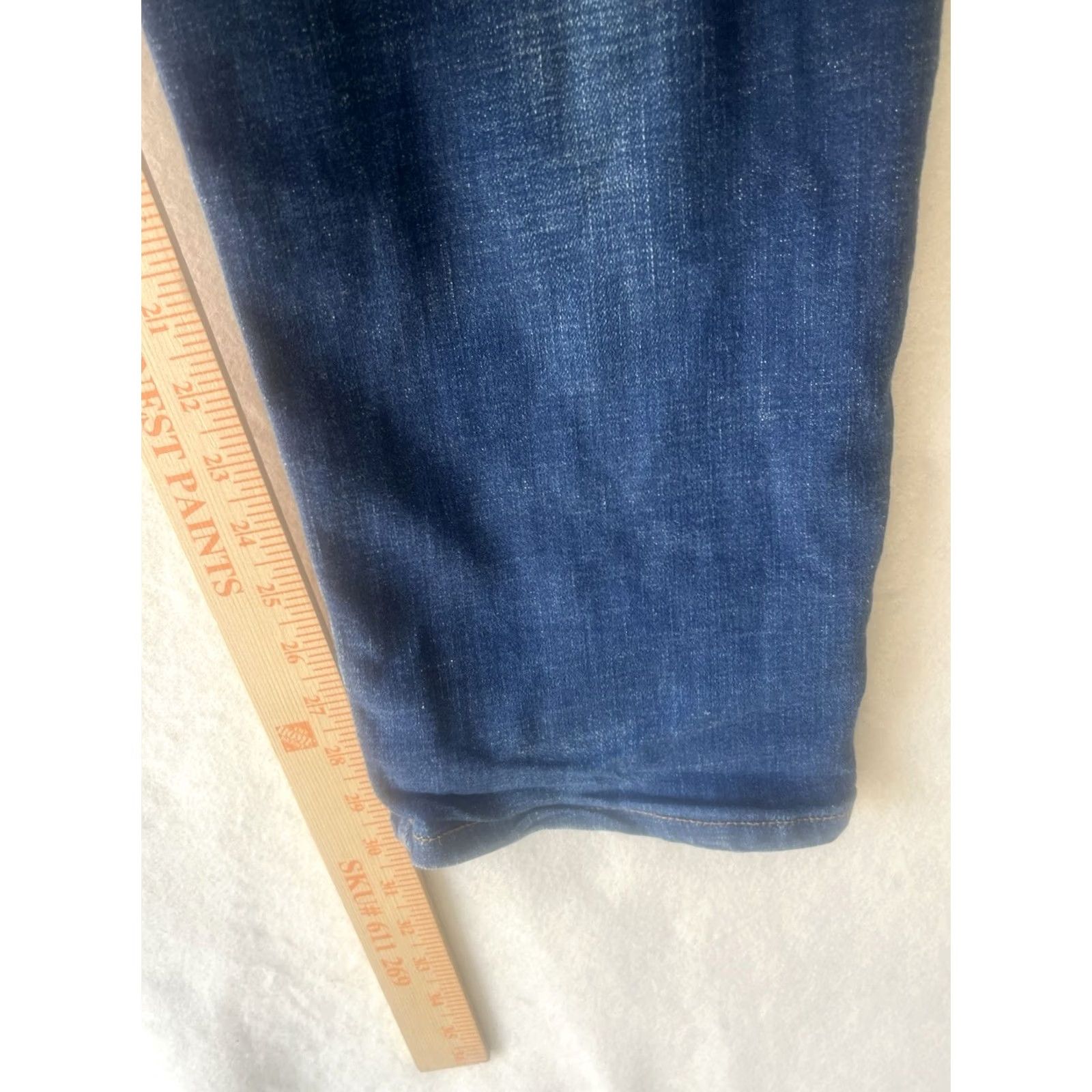 Lucky Brand Lucky Brand 410 Jeans Mens 38 x 32 Denim Straight Athletic Blue Comfort Pockets Belt Loops 5-Pocket Regular Inseam 32 Model 410 Size US 38 / EU 54 - 5 Thumbnail