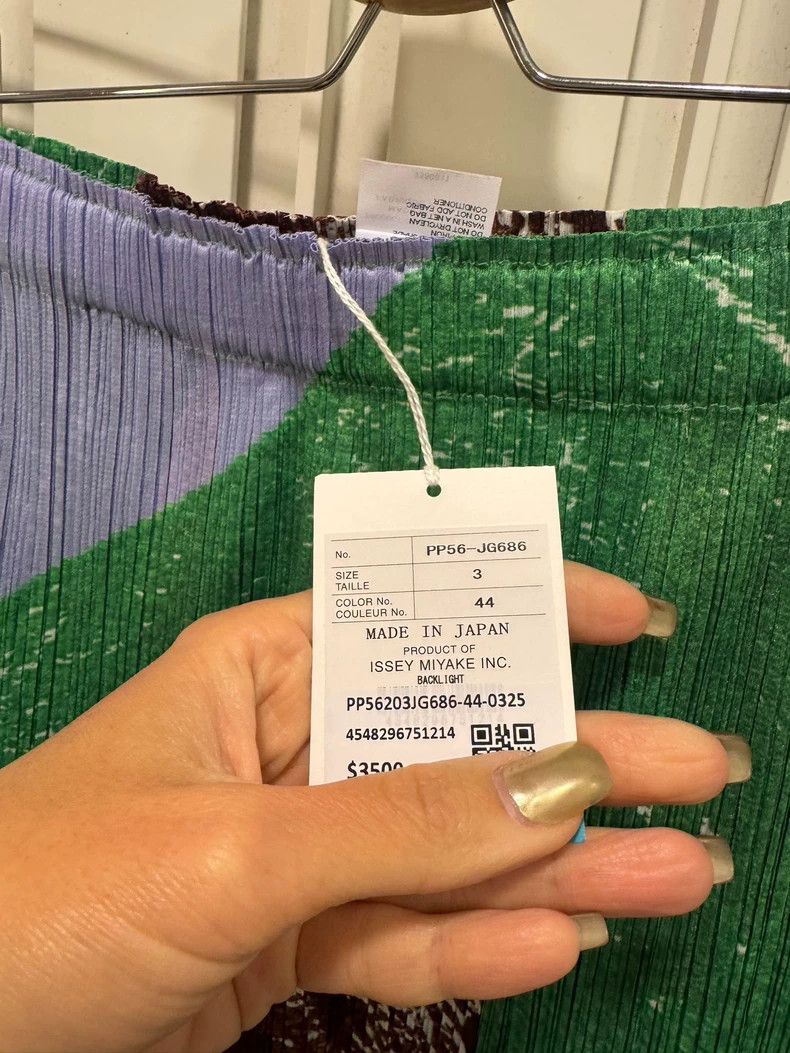 Issey Miyake Issey Miyake size:3 Purple printed skirt Size 42" / US 20 - 6 Thumbnail