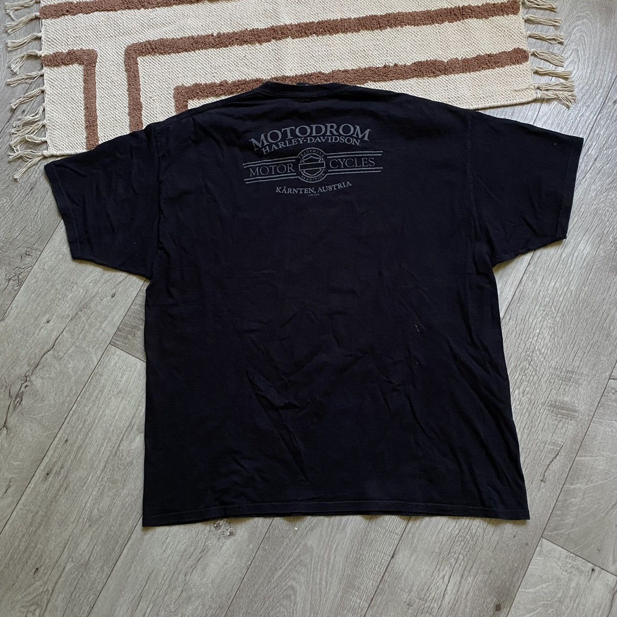 Harley Davidson HARLEY DAVIDSON Y2K GIRL WITH BIKE HANES T SHIRT Size US XL / EU 56 / 4 - 2 Thumbnail