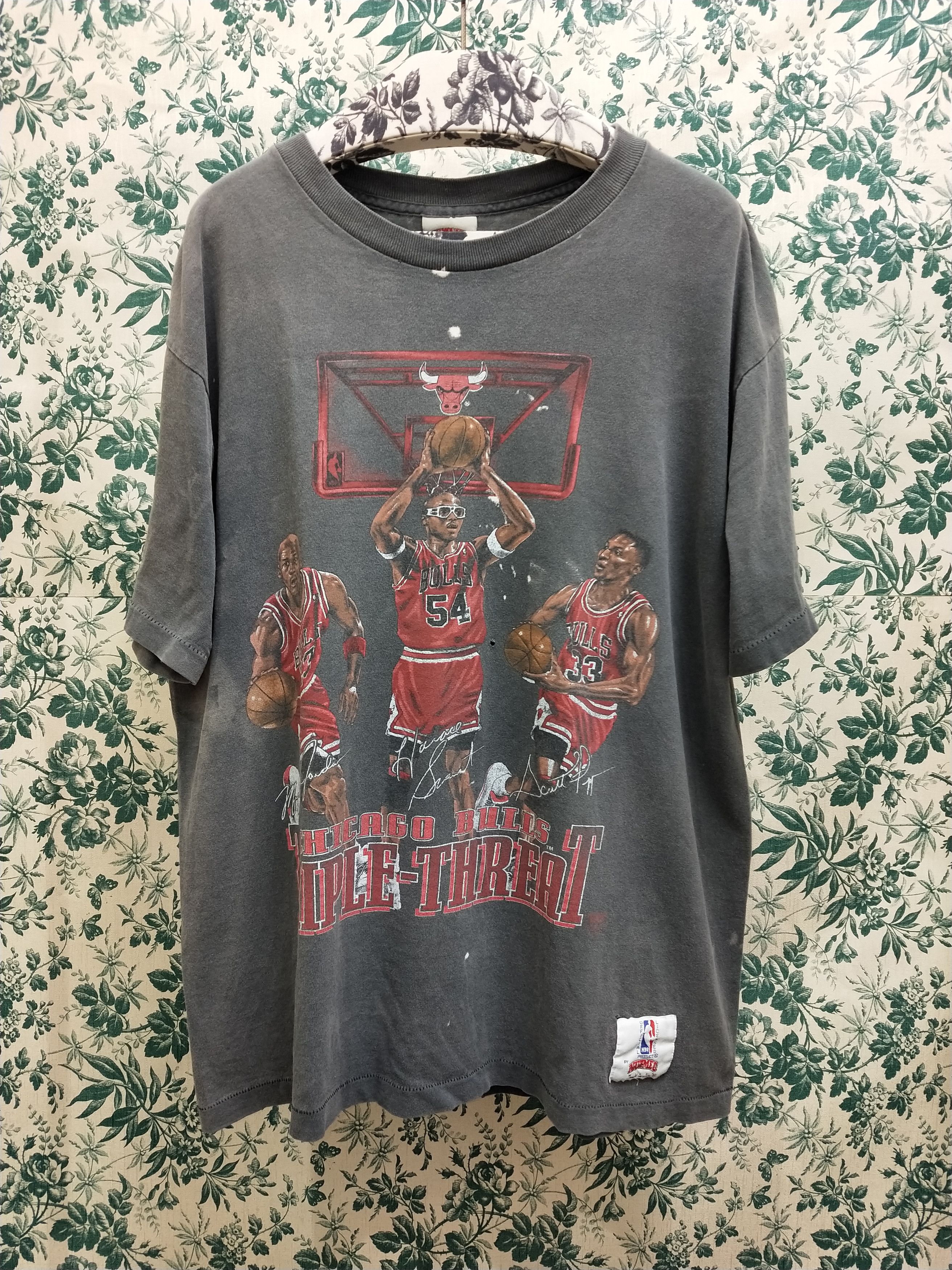 'Triple Threat' Chicago Bulls Tee