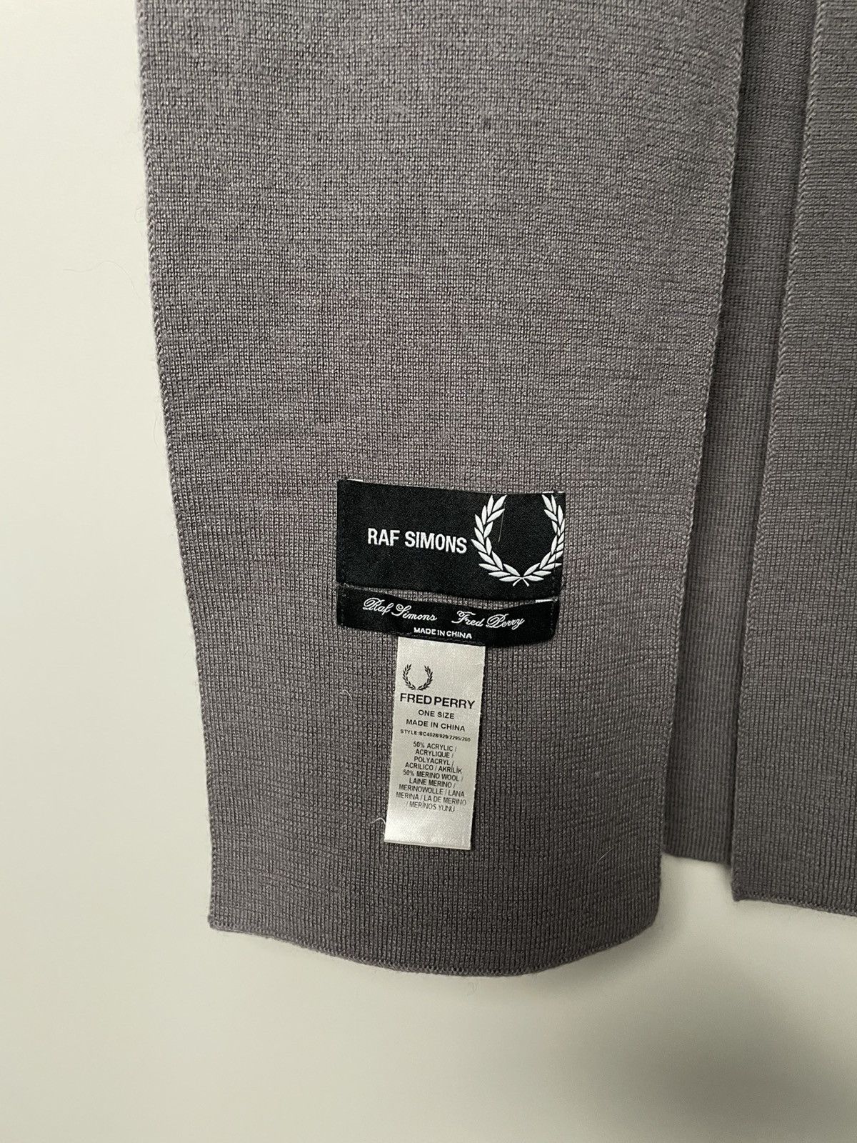 Fred Perry × Raf Simons Raf Simons x Fred Perry Split Scarf Size ONE SIZE - 7 Thumbnail