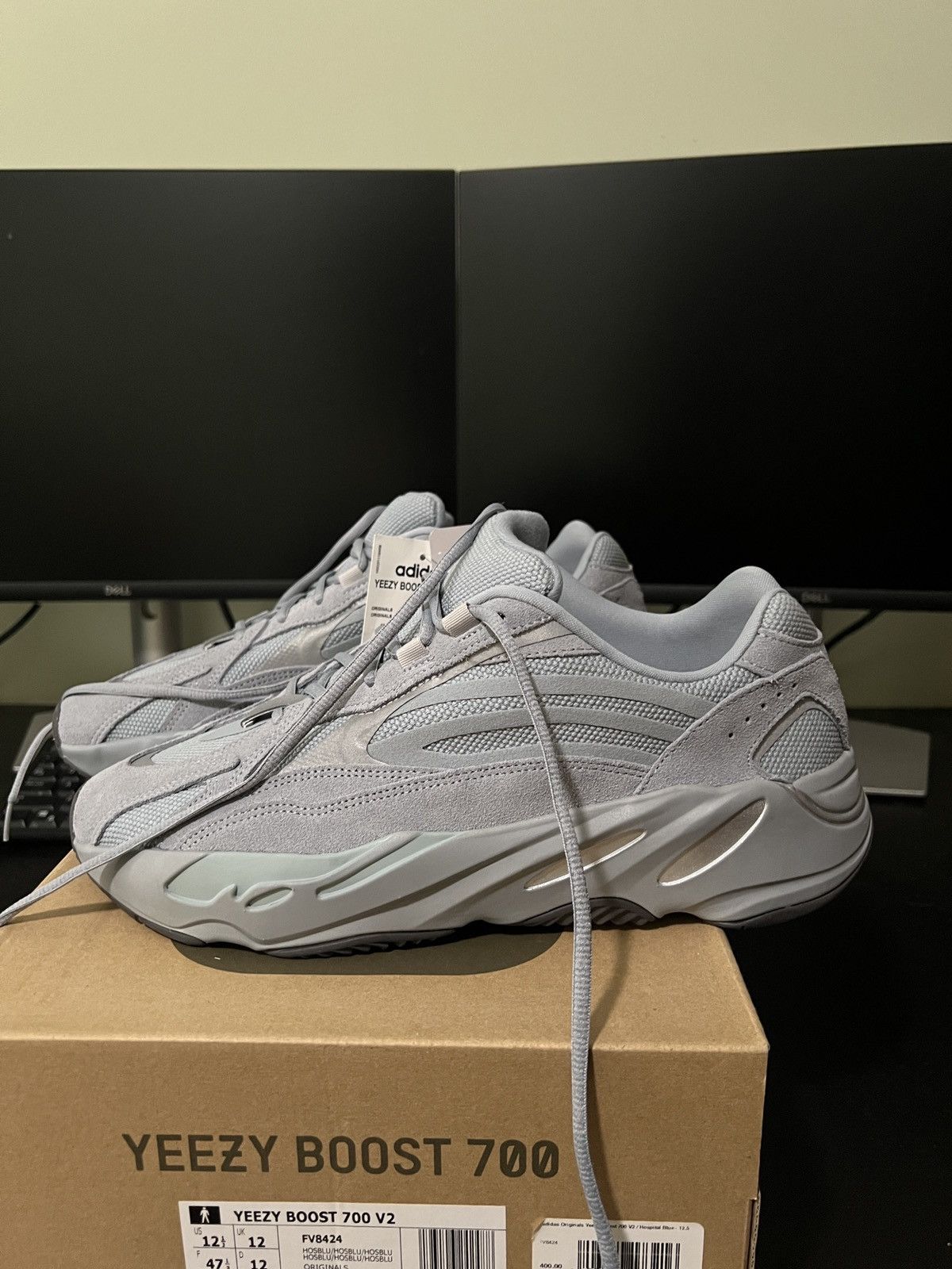Yeezy Adidas Yeezy Boost 700 V2 Hospital Blue Size US 12.5 / EU 45-46 - 7 Thumbnail