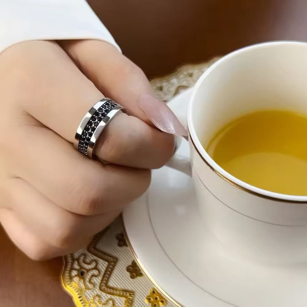 Vintage Classic Black Zirconia Band Ring (size 7-9) Size ONE SIZE - 5 Thumbnail