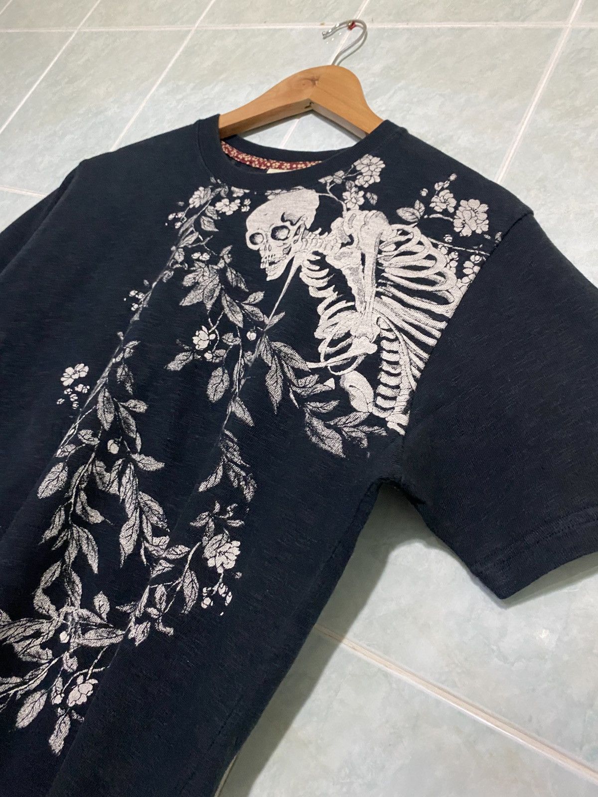 Japanese Brand Sukajan Skull Harajuku Sakura By TOEI COMPANY Japan Tshirt Size US M / EU 48-50 / 2 - 4 Thumbnail