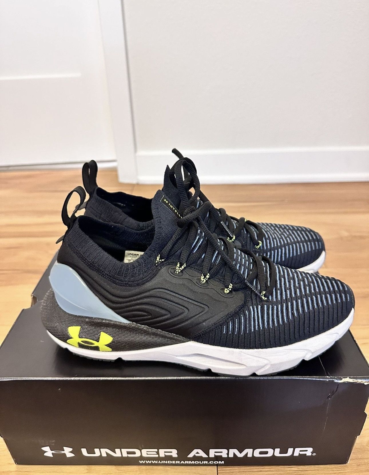 Under Armour MEN’S UNDER ARMOUR “HOVR PHANTOM 2” SNEAKER Size US 10 / EU 43 - 2 Thumbnail
