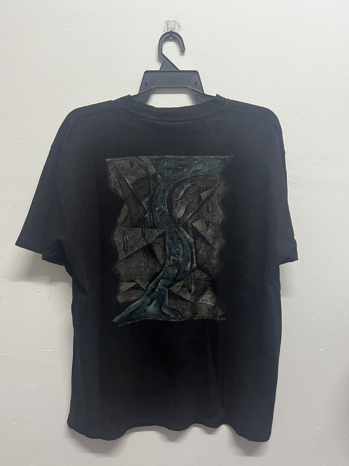 Nike × Nike ACG × Vintage Vintage 90’s Nike Acg Sunfaded Distressed Tee Size US L / EU 52-54 / 3 - 1 Thumbnail