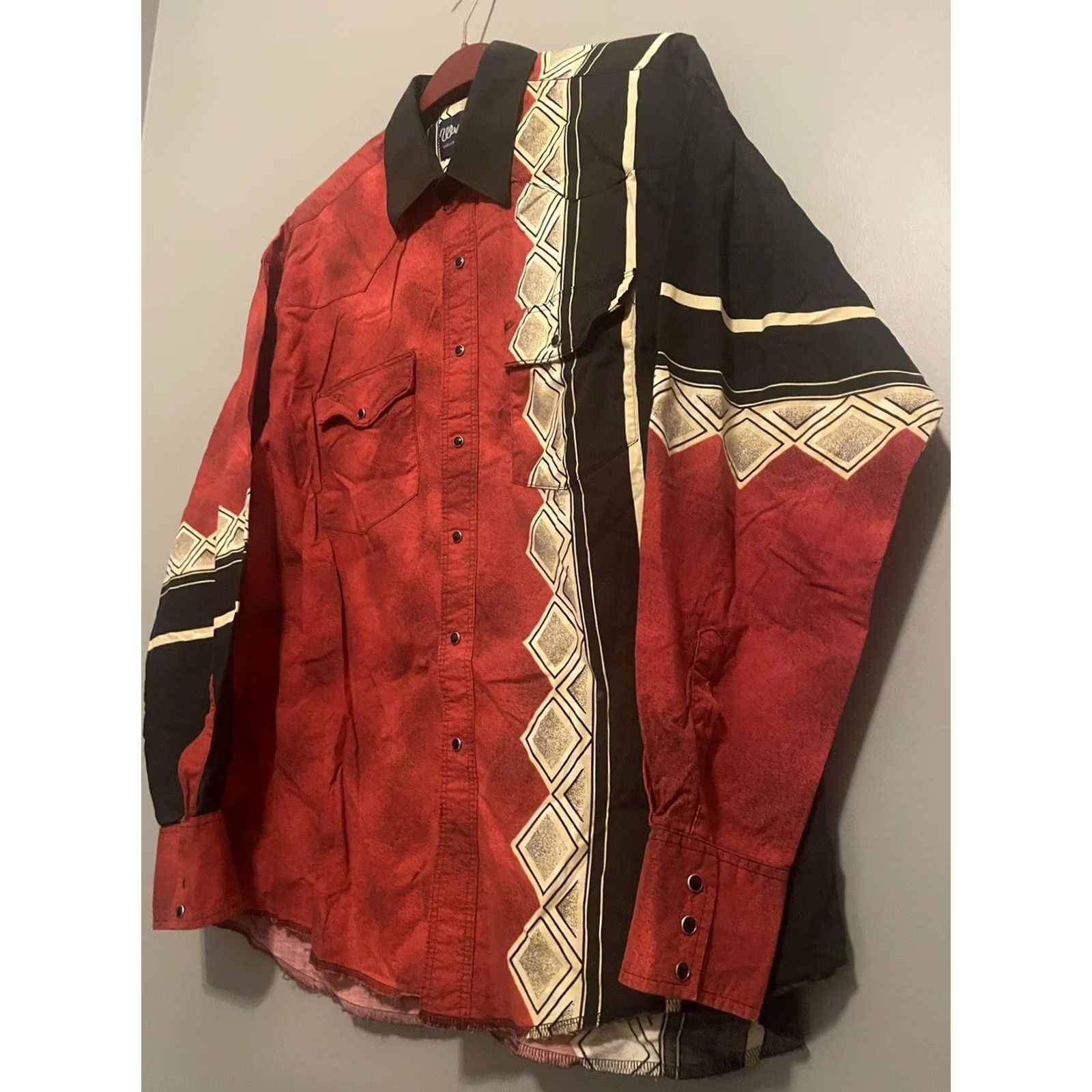 Wrangler VINTAGE Wrangler Mens XL Aztec Long Sleeve Pearl Snap Shirt Western Red B91 Size US XL / EU 56 / 4 - 5 Thumbnail