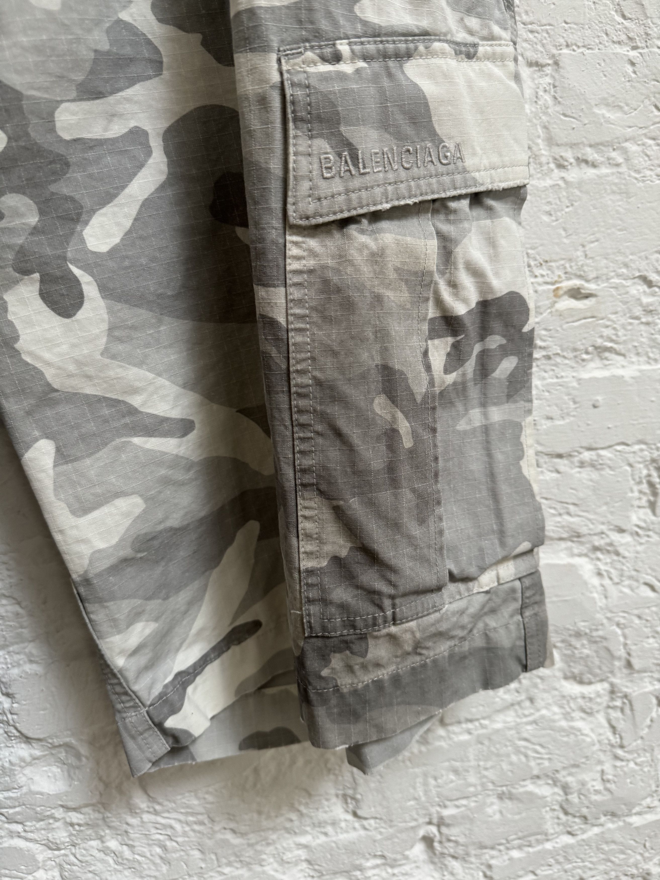 Balenciaga 2000$ Balenciaga Men's Camo Cargo Shorts Light Grey Size US 36 / EU 52 - 4 Thumbnail